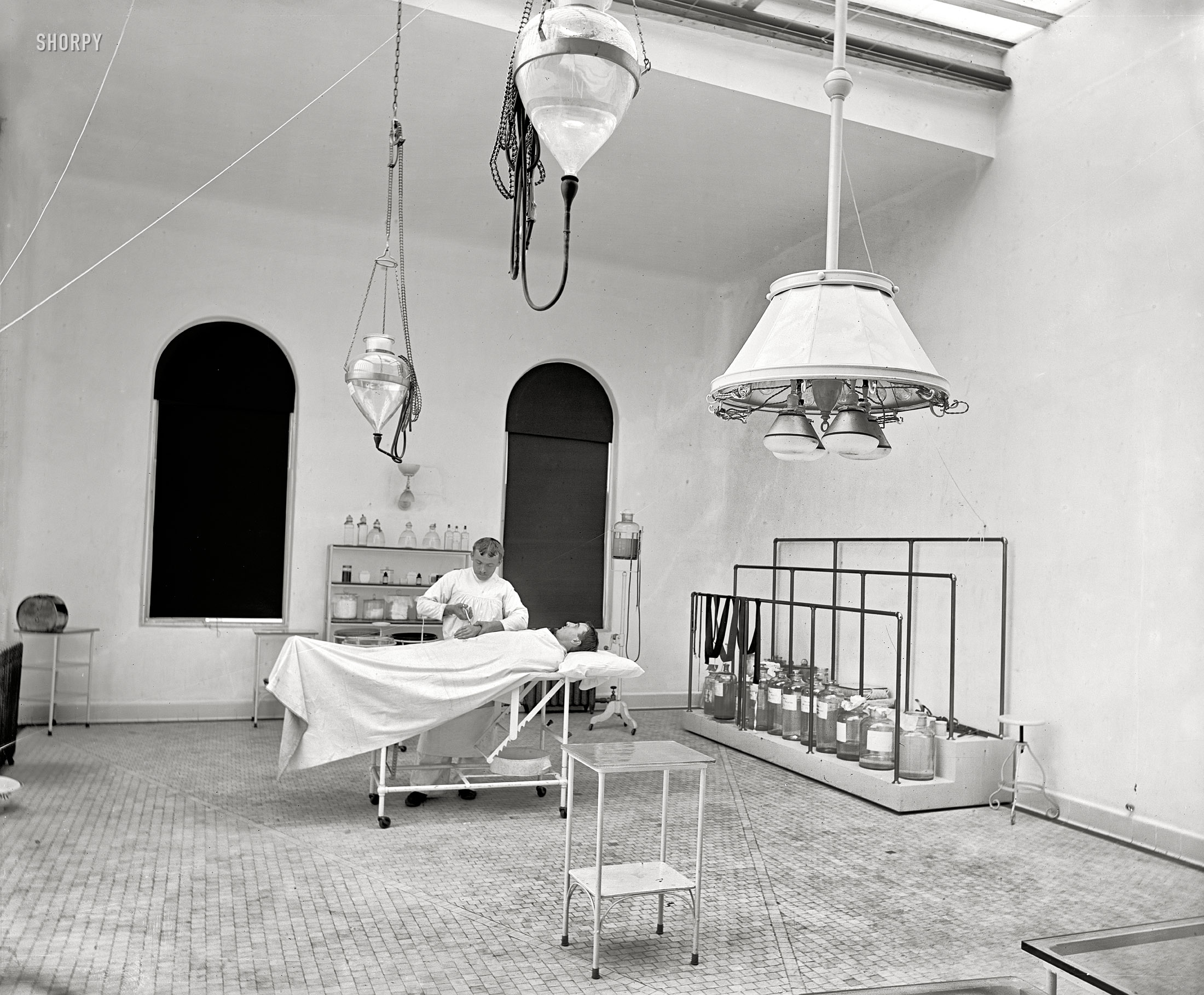 New York circa 1900. "Operating room in Brooklyn Navy Yard Hospital." 8x10 inch dry plate glass negative, Detroit Publishing Company. View full size.