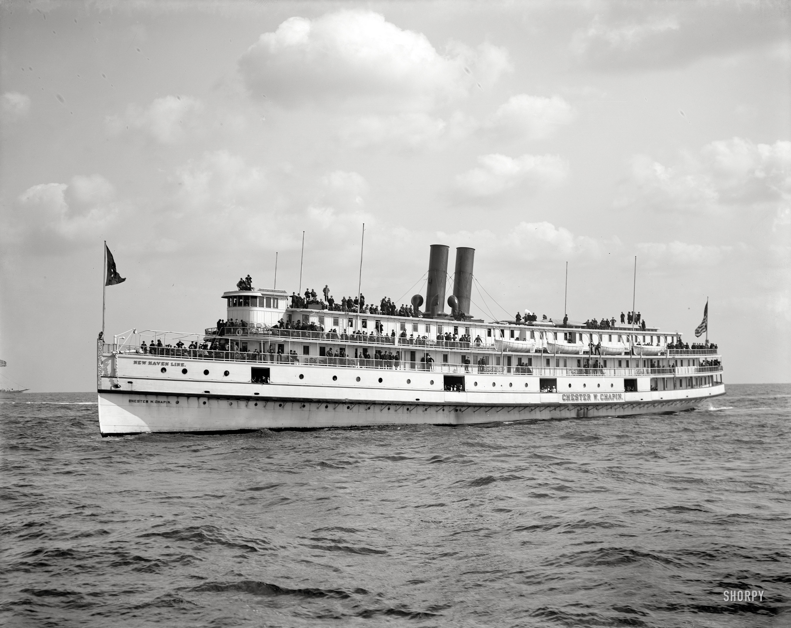 "Chester W. Chapin, New York Yacht Club steamer, America's Cup races, 1901." 8x10 inch dry plate glass negative, Detroit Publishing Company. View full size.