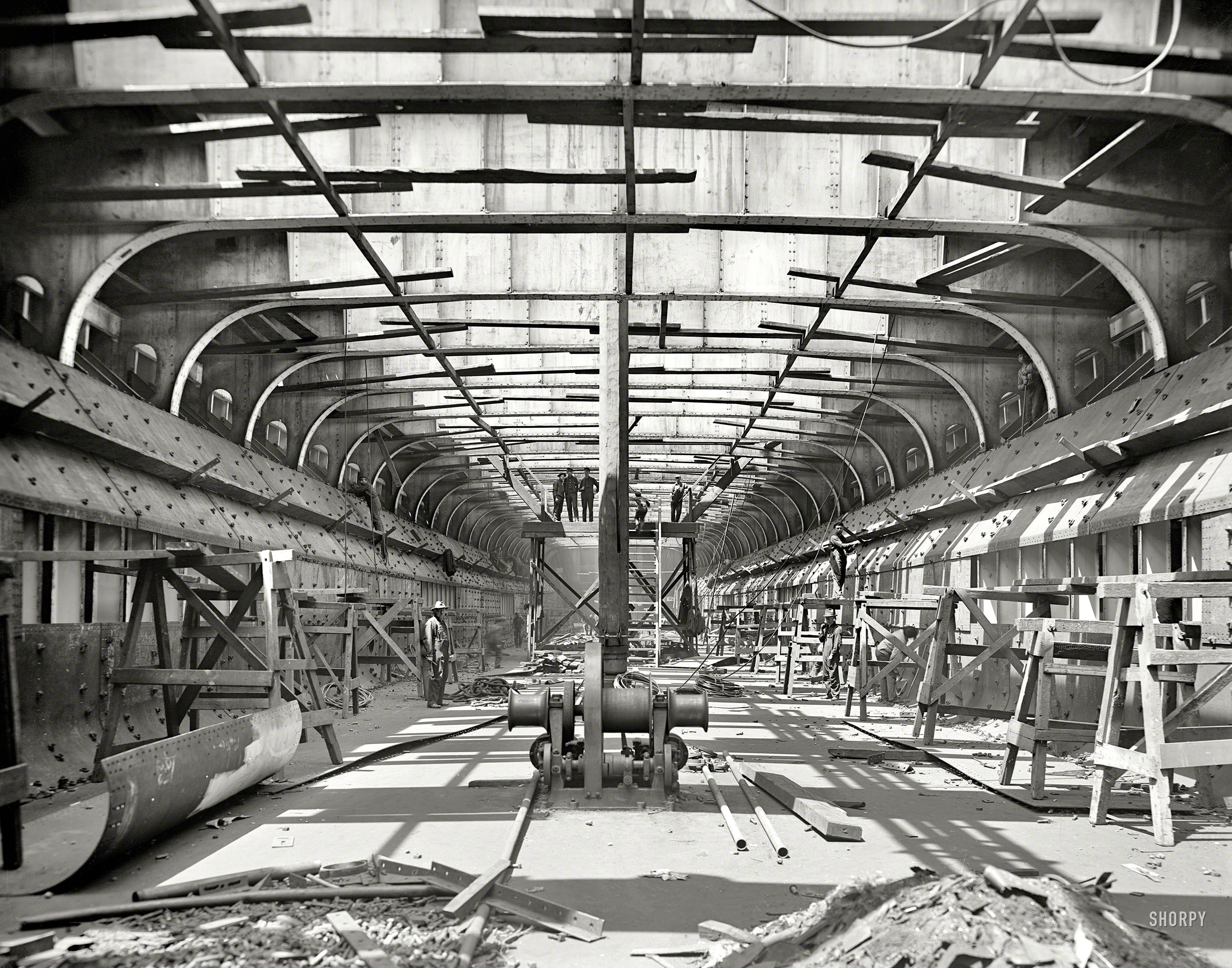 South Chicago circa 1905. "Steamer William E. Corey, interior of hold." An inside look at the bulk freighter seen earlier here. 8x10 glass negative. View full size.