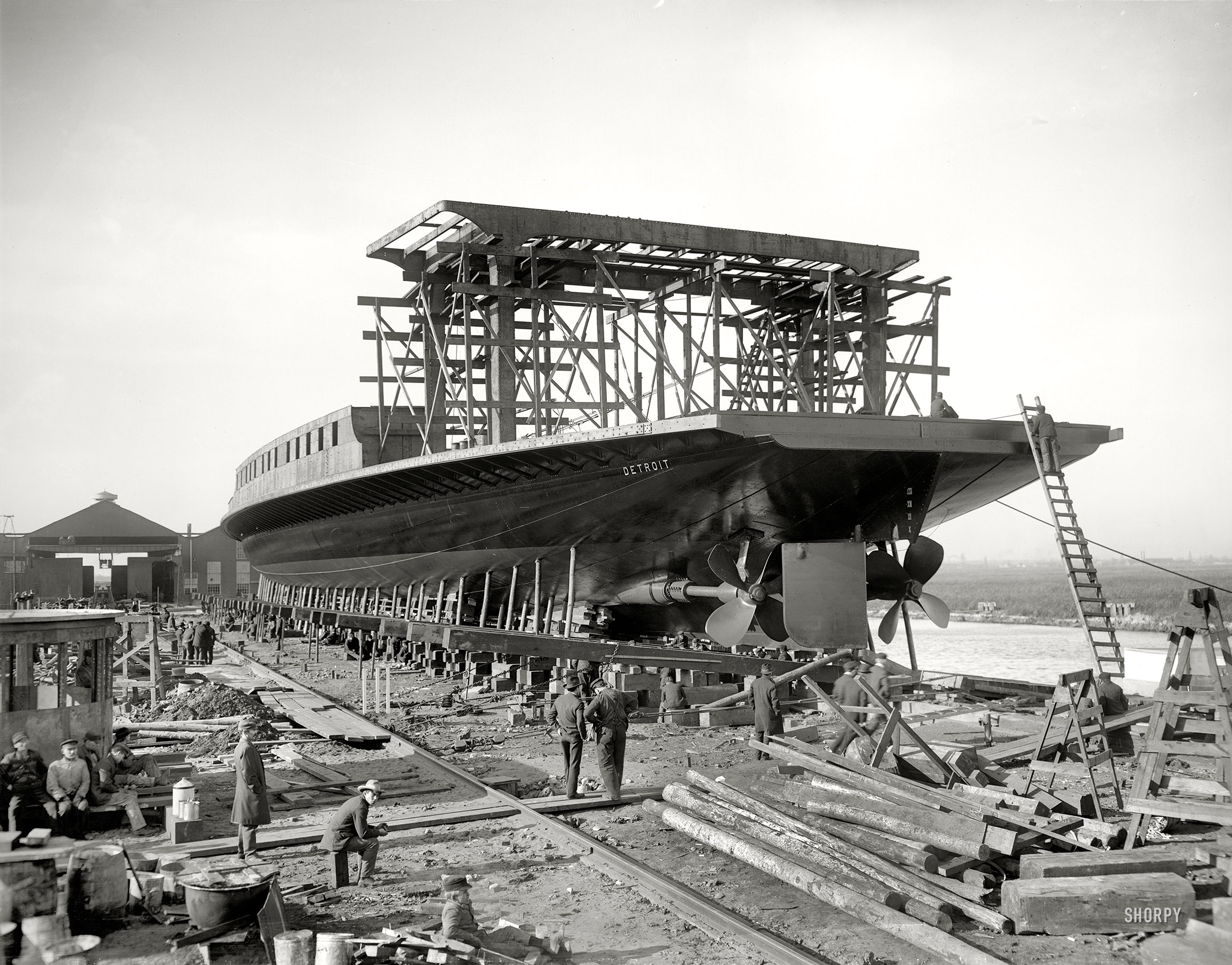 Ecorse, Michigan, 1904. "Steamer Detroit, Michigan Central Transfer, bow quarter, Great Lakes Engineering Works." For the finished product, click here; the launch is here, with still more views here and here. View full size.