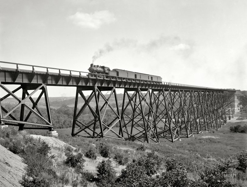 Iowa circa 1902. "Chicago &amp; North Western Railway -- steel viaduct over Des Moines River." 8x10 glass negative by William Henry Jackson. View full size.
