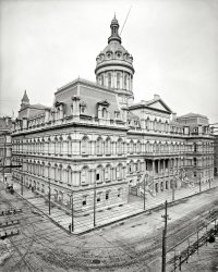 Circa 1900. "Baltimore City Hall." Rising behind a web of wires. 8x10 inch dry plate glass negative, Detroit Publishing Company. View full size.
