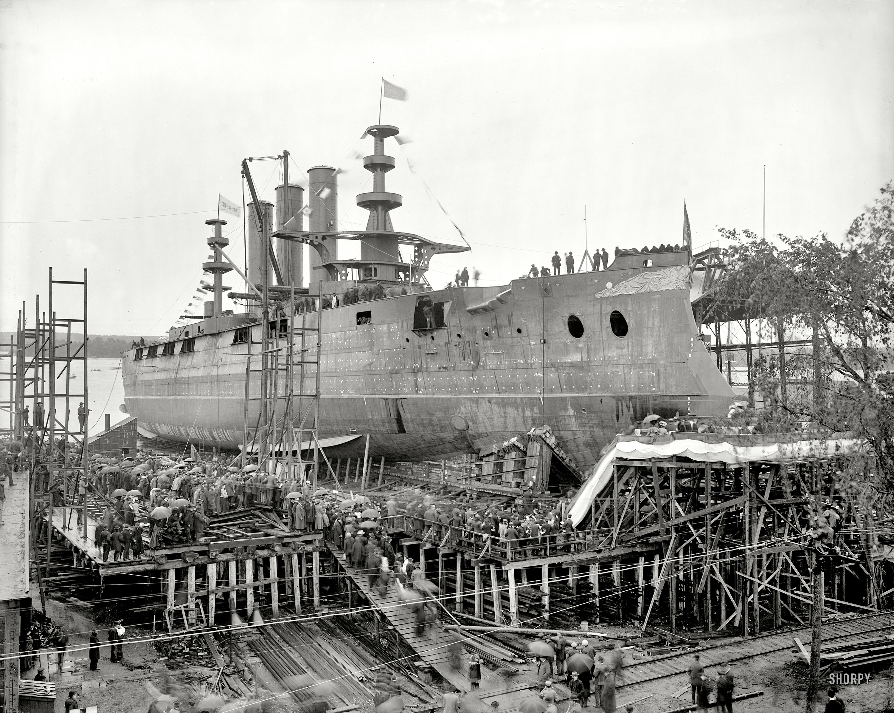 October 1904. Bath, Maine. "Bath Iron Works. Launch of battleship Georgia." 8x10 inch dry plate glass negative, Detroit Publishing Company. View full size.