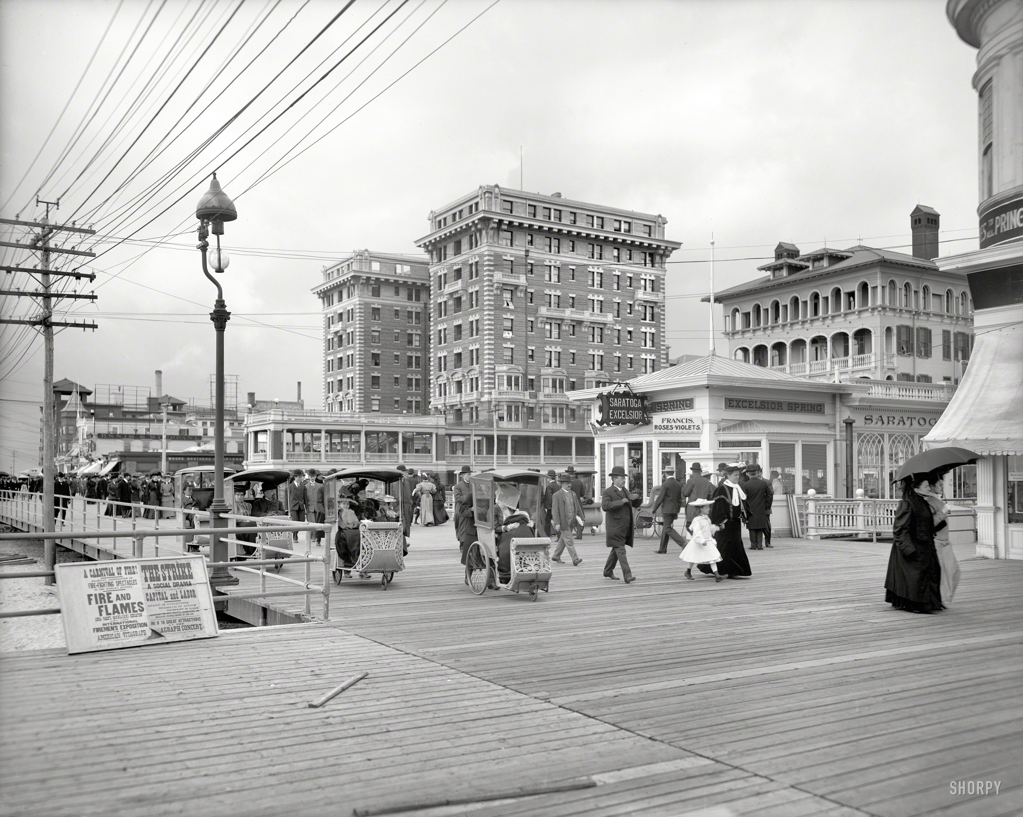 Atlantic City circa 1905. "Hotel Chalfonte and Boardwalk." Where the diversions include shooting flames, rolling chairs and "social drama." 8x10 inch dry plate glass negative, Detroit Publishing Company. View full size.