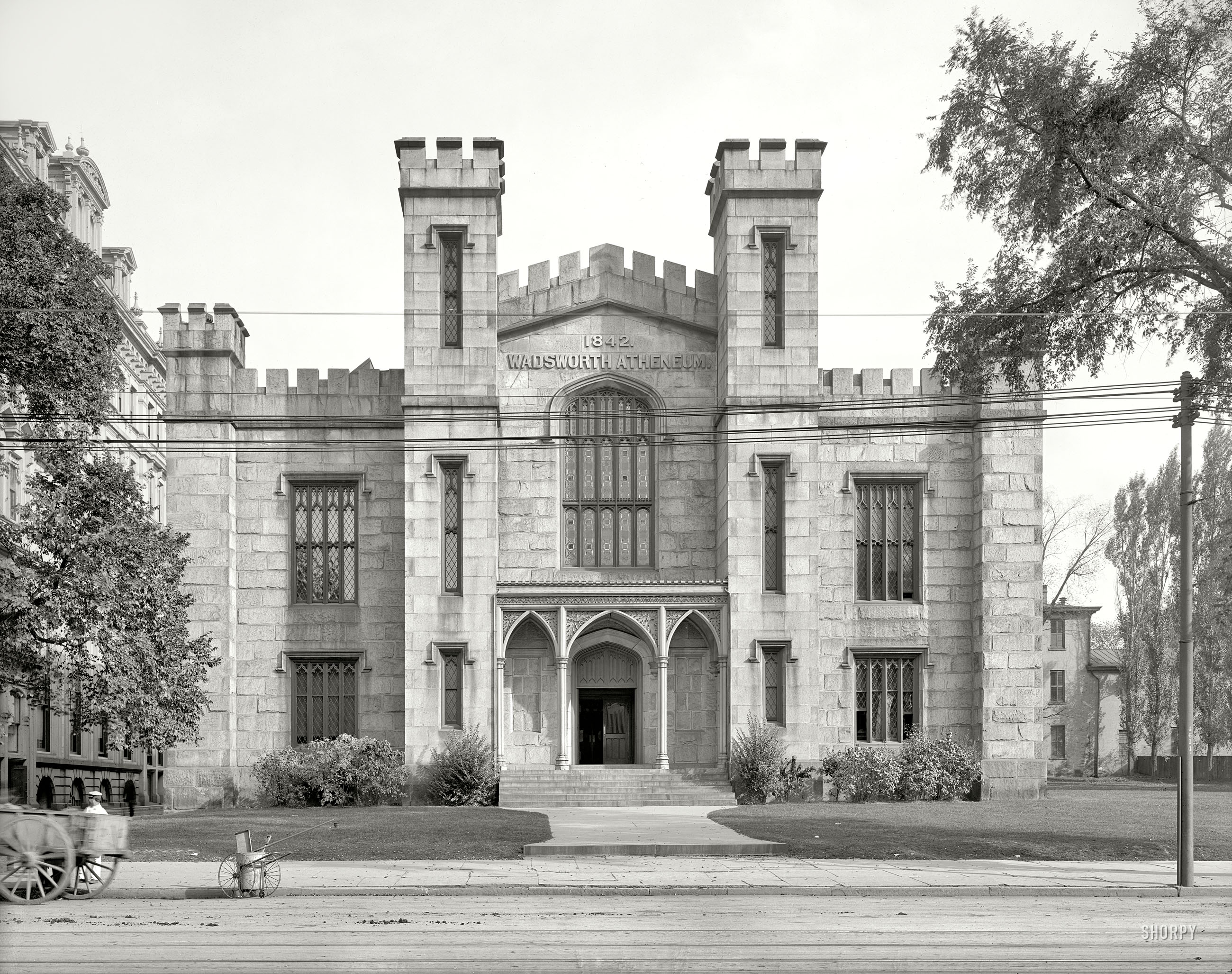 Hartford, Connecticut, circa 1907. "Wadsworth Atheneum." Plus a fixture of early 1900s streetscapes -- a  Department of Sanitation pushcart in the days when vehicular emissions were removed with shovel and broom. View full size.