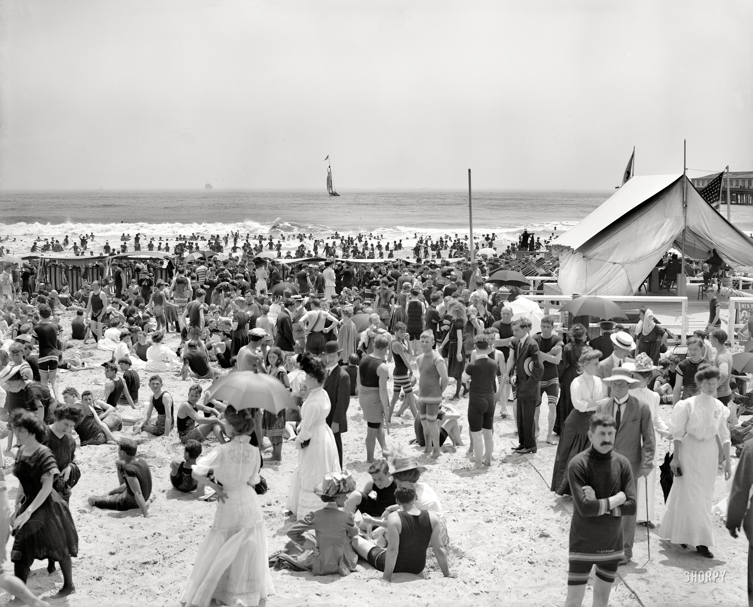Shorpy Historic Picture Archive :: A Day at the Beach 