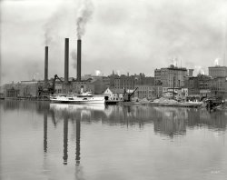 Toledo, Ohio, circa 1912. "Steamer Owana ready to leave for Detroit." 8x10 inch dry plate glass negative, Detroit Publishing Company. View full size.