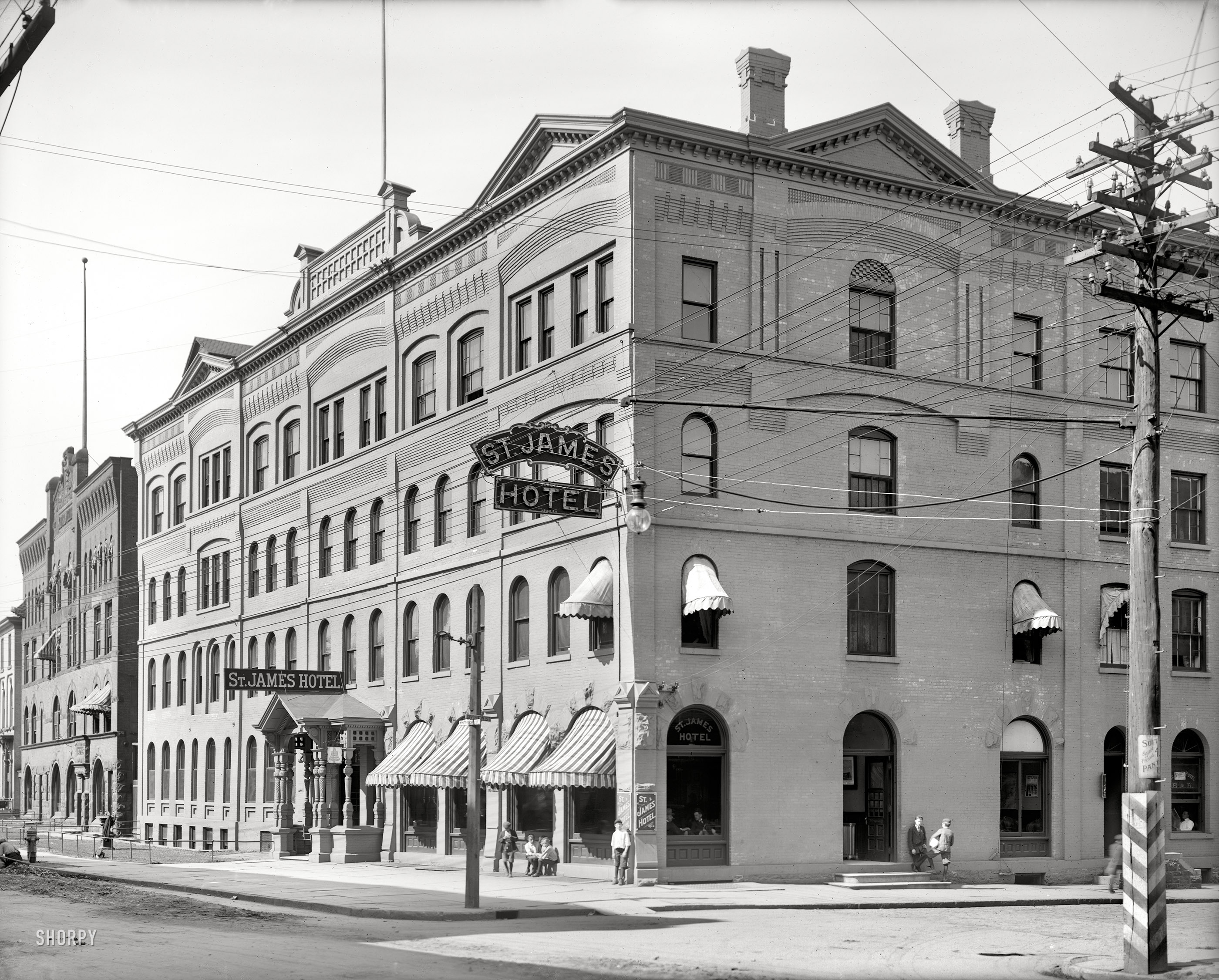 Circa 1910. "St. James Hotel -- Utica, New York." Continuing our tour of the Handshake City. 8x10 glass negative, Detroit Publishing Co. View full size.
