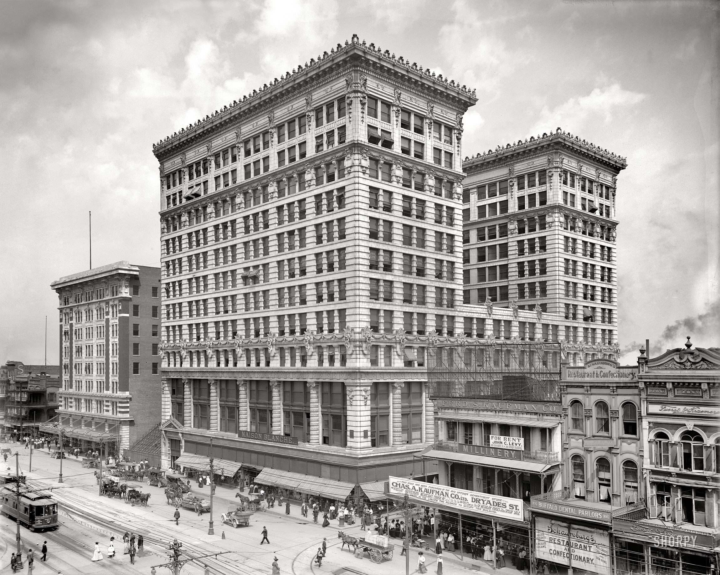 New Orleans in 1910. "Maison Blanche, Canal Street." Continuing our tour of Crescent City retailers. 8x10 inch glass negative. View full size.