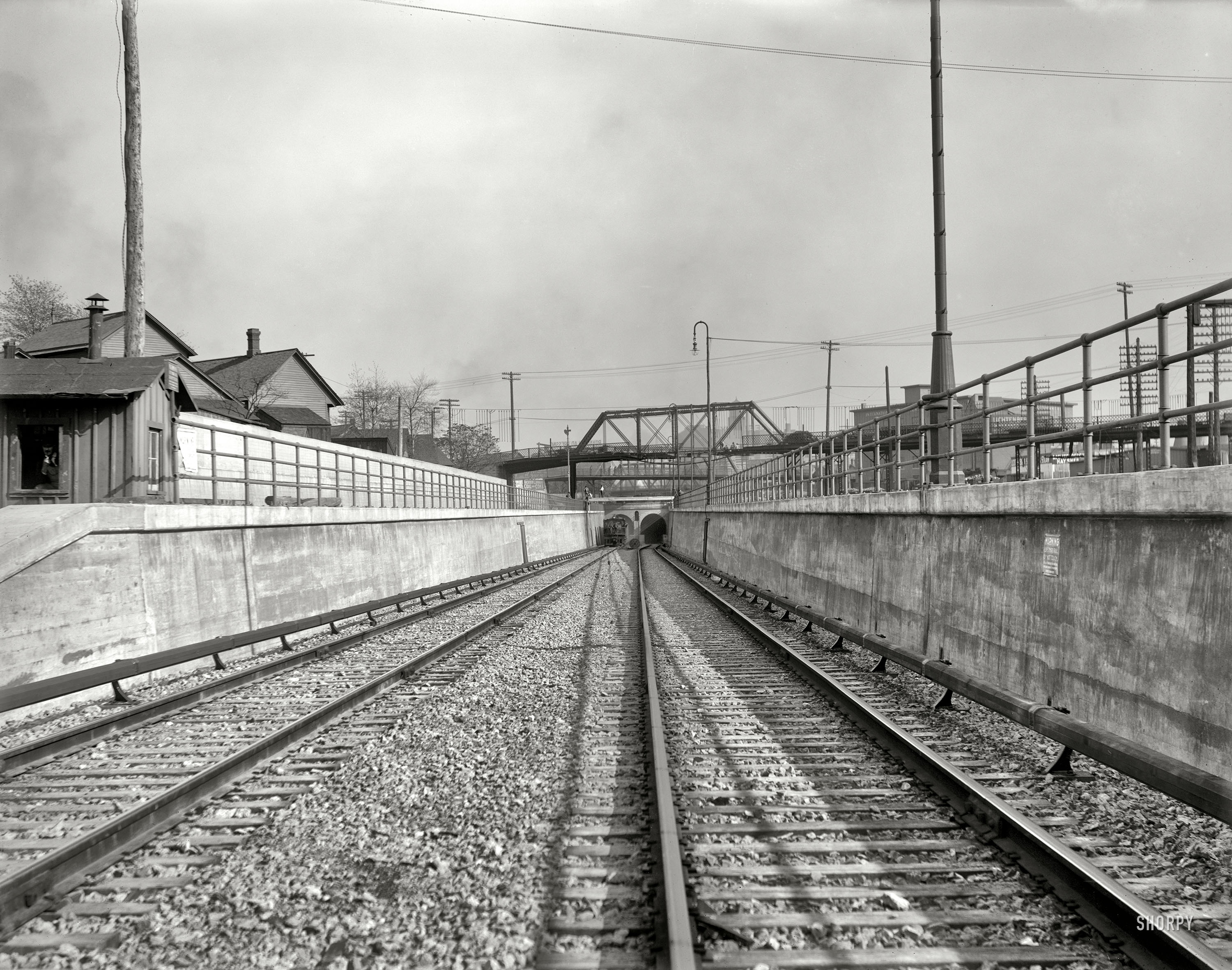 Detroit circa 1910. "Michigan Central Railroad tunnel." Another view of the electrified tracks going under the Detroit River. View full size.