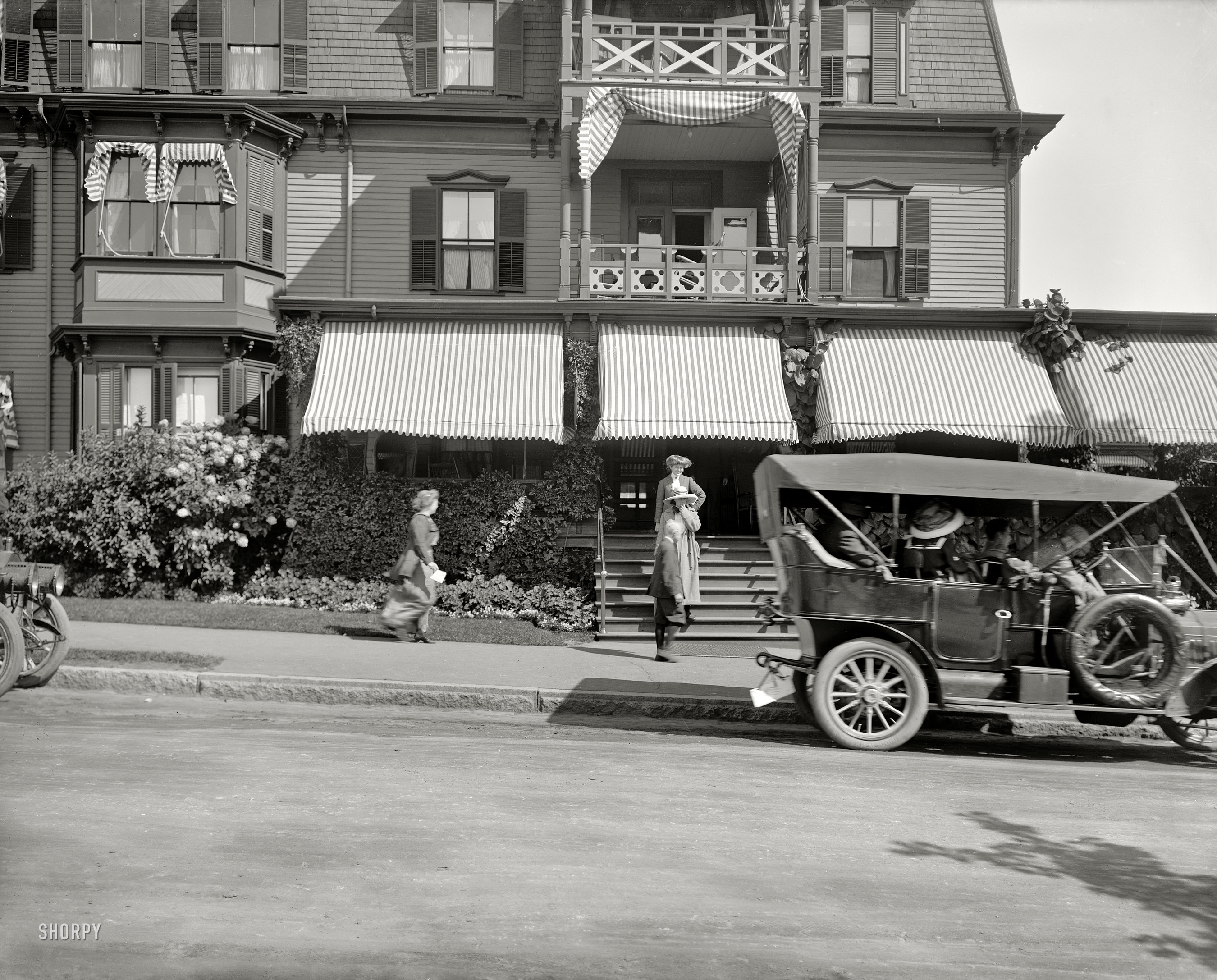 Magnolia, Massachusetts, circa 1910. "Entrance to the Oceanside." 8x10 inch dry plate glass negative, Detroit Publishing Company. View full size.