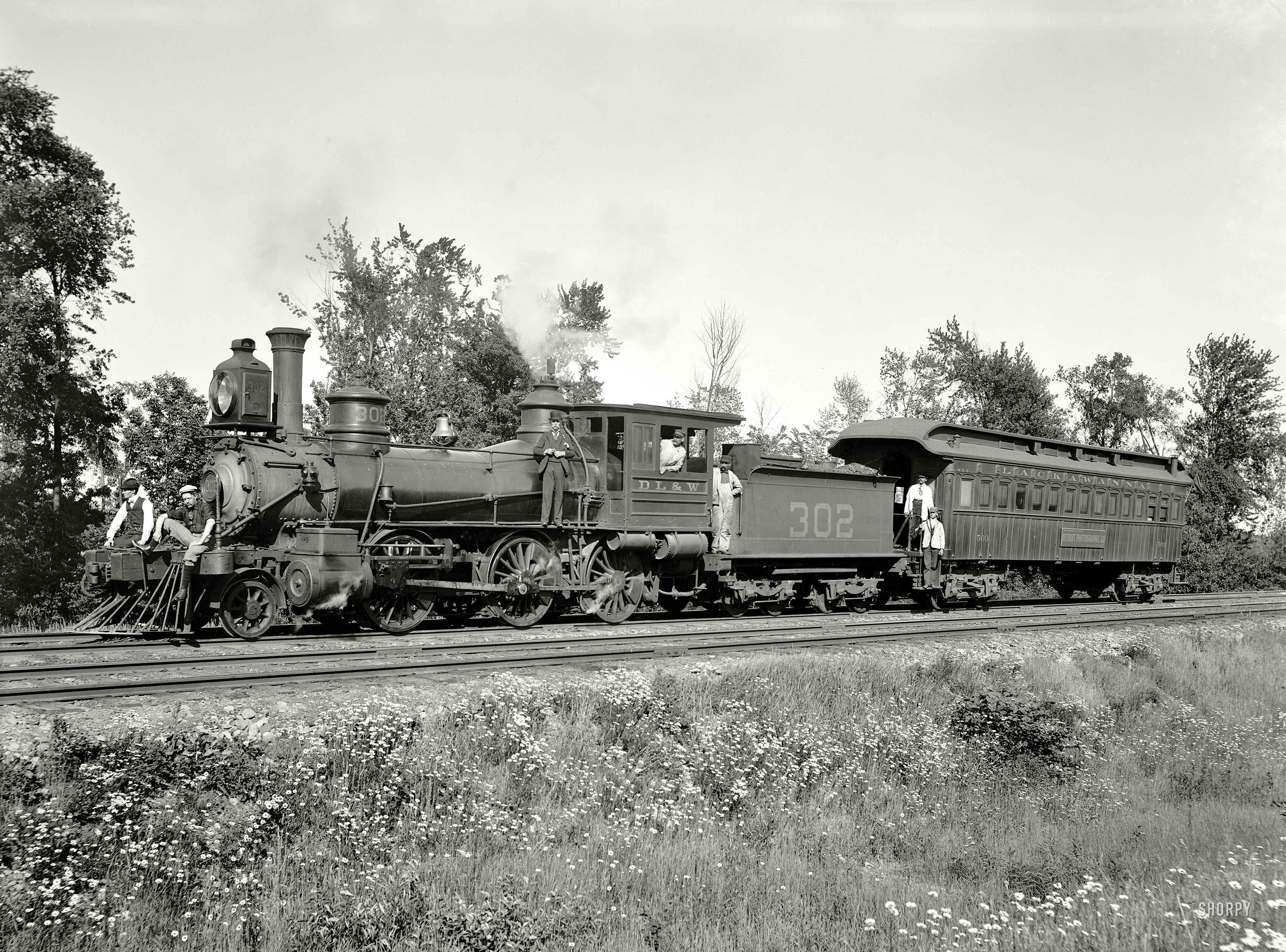 Circa 1890s. "Delaware, Lackawanna and Western Railroad. Detroit Photographic Special." Detroit Photographic Co.'s rolling showroom-darkroom. View full size.