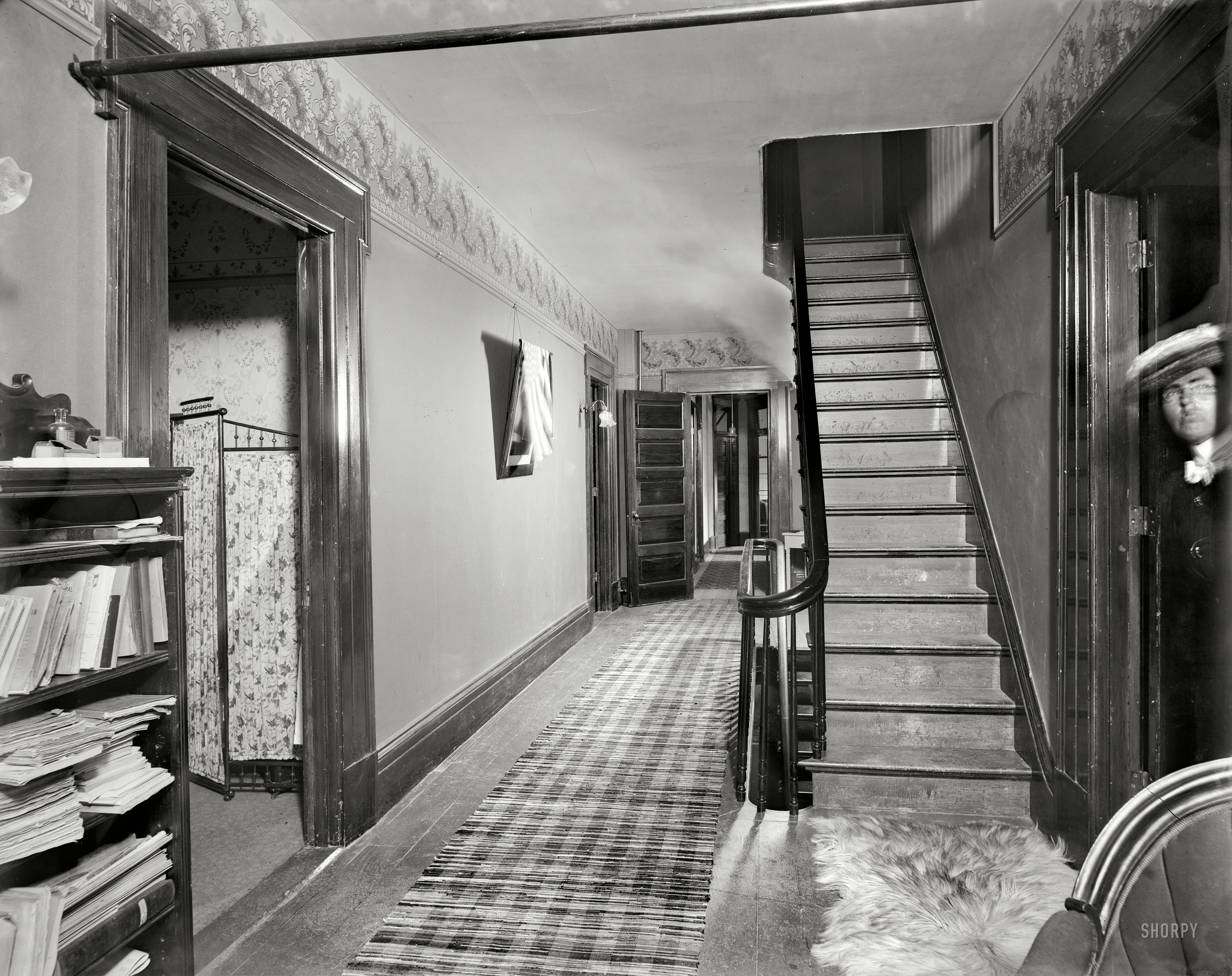 New Baltimore, Michigan, circa 1901. "The Firs -- upper hall." Our second look inside the Hatheway residence. Note the cloud of flash powder emanating from behind the stairs. 8x10 glass negative, Detroit Publishing Co. View full size.