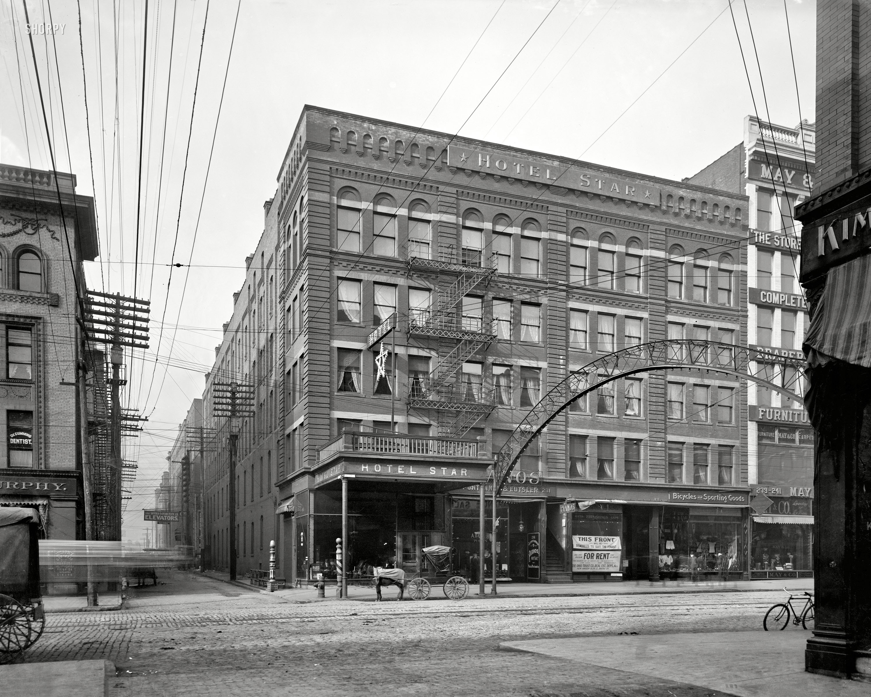 Columbus, Ohio, circa 1906. "Hotel Star." Free telegraph in every room! 8x10 inch dry plate glass negative, Detroit Publishing Company. View full size.