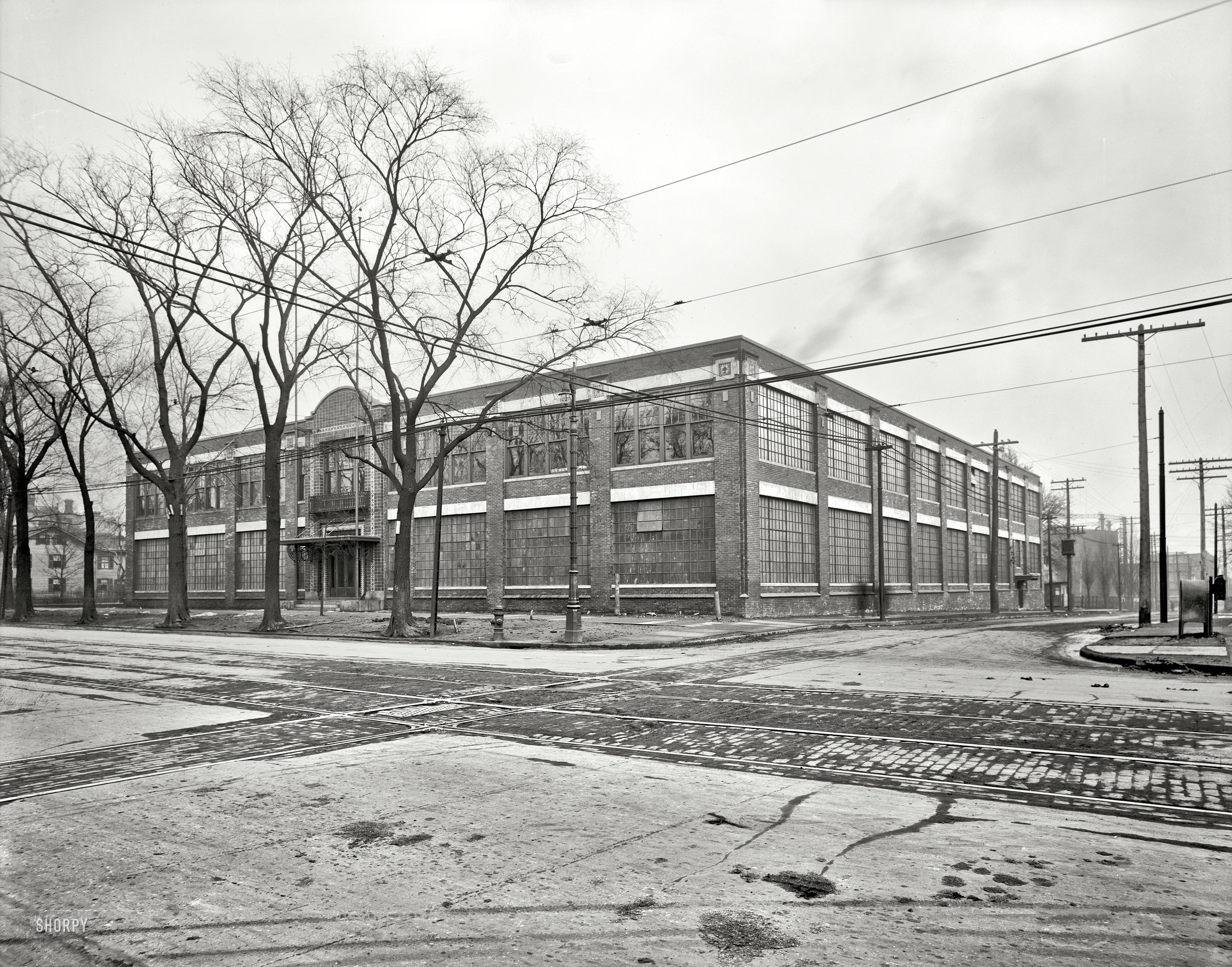 "A.J. Smith Construction Co." An industrial building somewhere in Detroit circa 1912. 8x10 inch glass negative, Detroit Publishing Company. View full size.