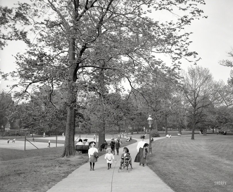 Louisville, Kentucky, circa 1907. "Central Park." Quite possibly in the merry month of May. 8x10 glass negative, Detroit Publishing Co. View full size.

