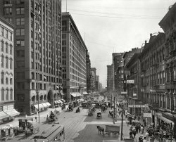 Chicago, 1907. "State Street south from Lake Street." At left, the Masonic Temple and Marshall Field department store. Photo by Hans Behm. View full size.
