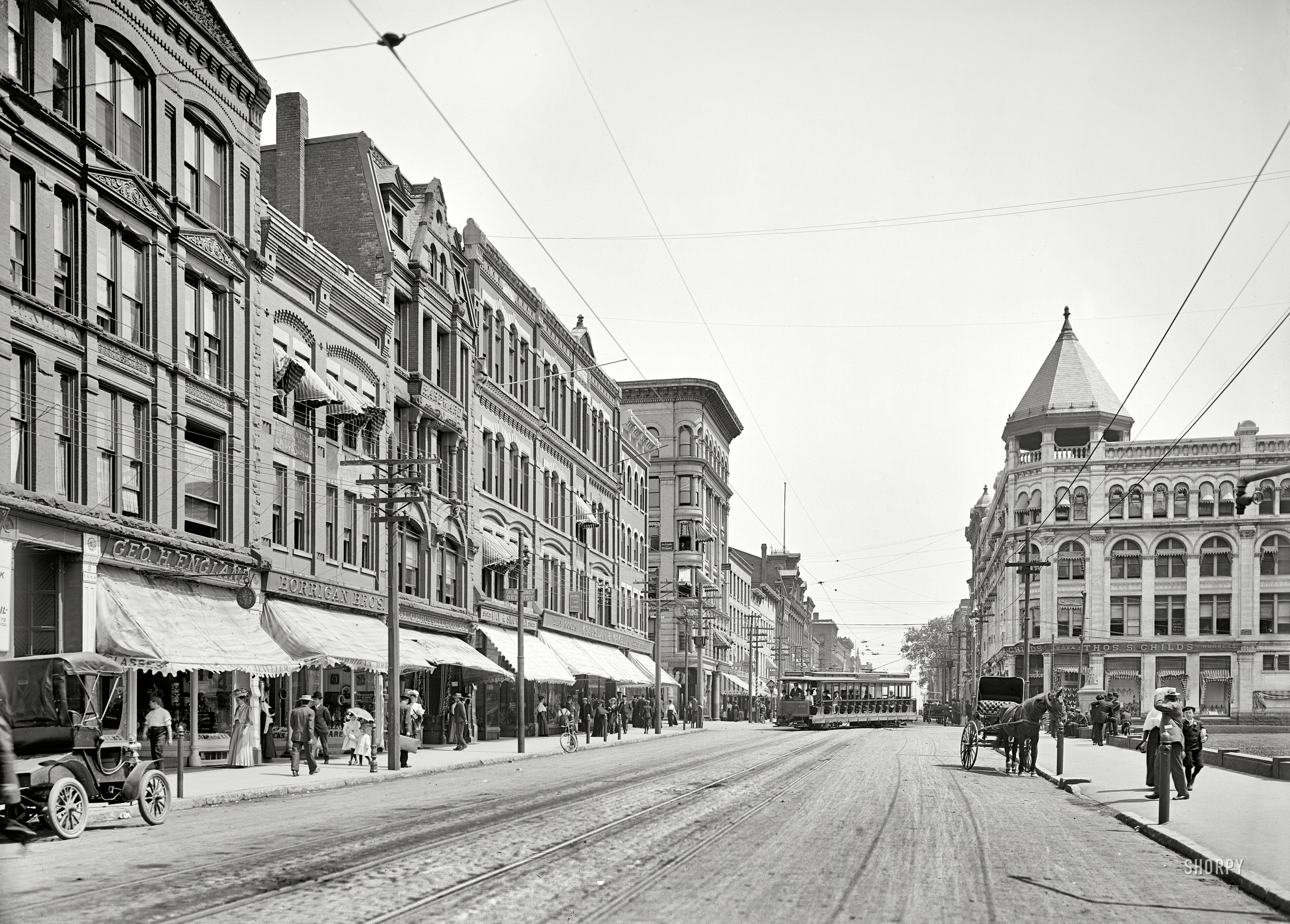 Holyoke, Massachusetts, circa 1908. "High Street." 8x10 inch dry plate glass negative, Detroit Publishing Company. View full size.