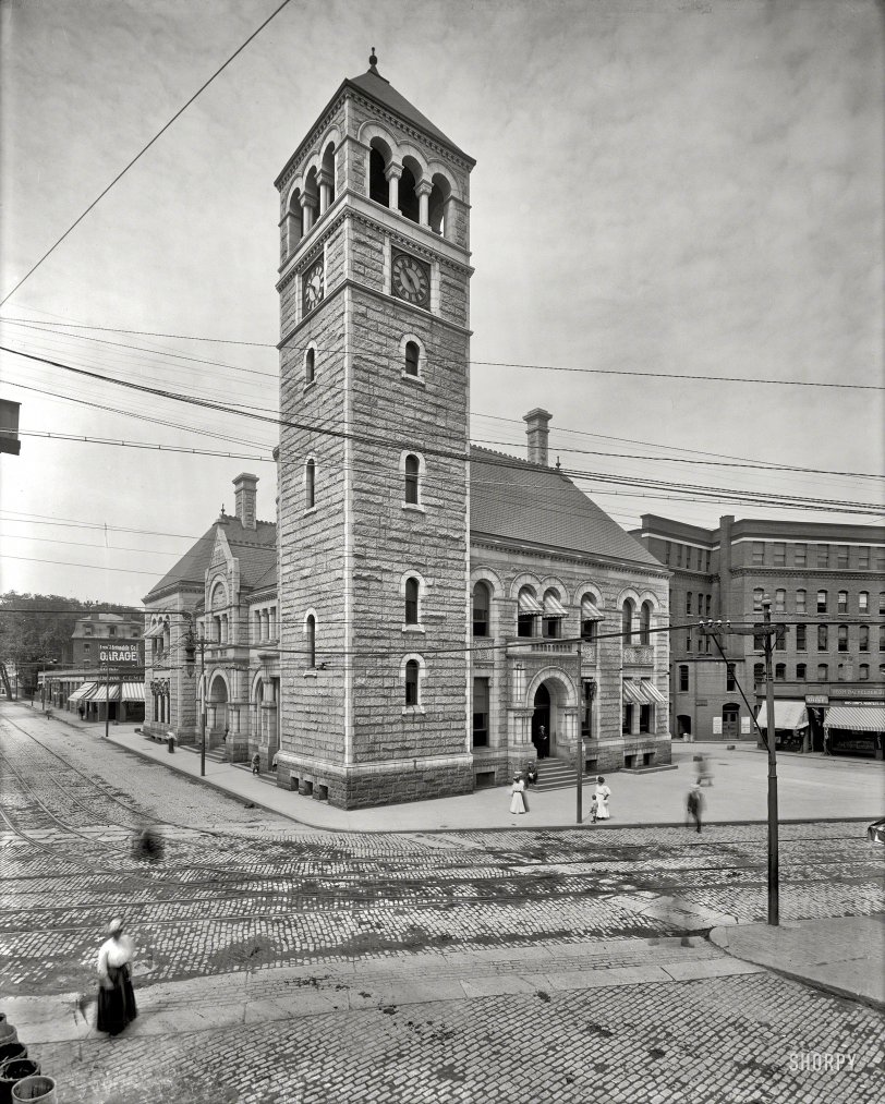 Circa 1908. "Post office in Lowell, Massachusetts." Municipal architecture with a Venetian flavor. 8x10 glass negative, Detroit Publishing Co. View full size.