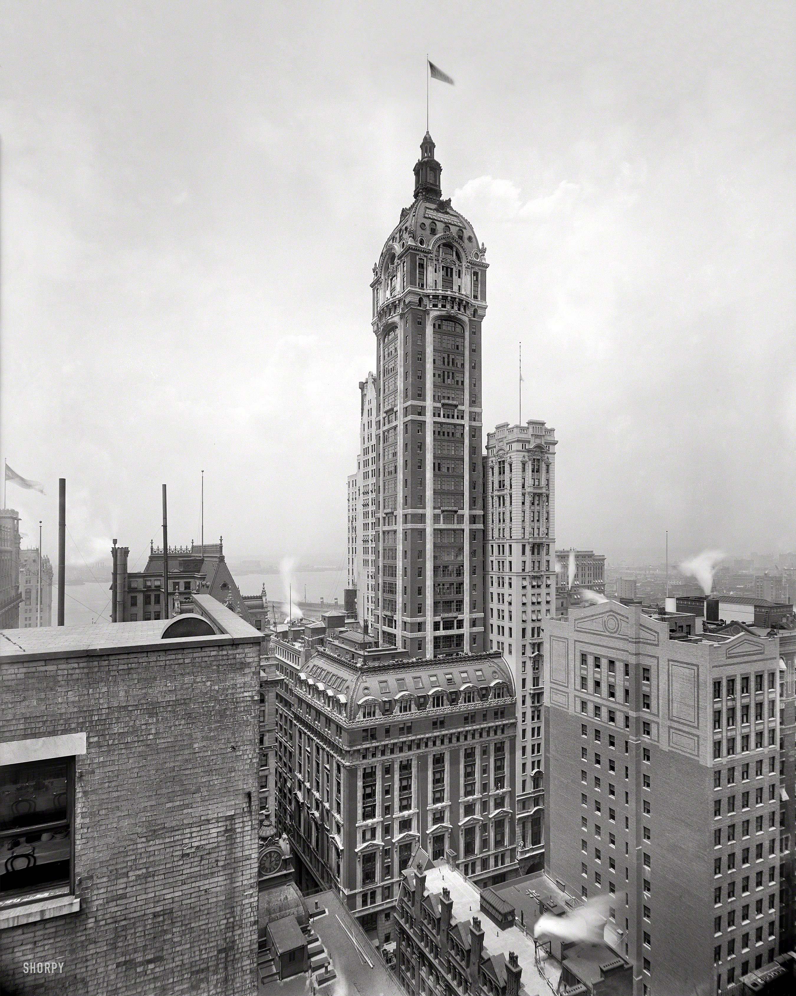 New York circa 1908. "The Singer Building." Shortly after its completion. 8x10 inch glass negative, Detroit Publishing Company. View full size.