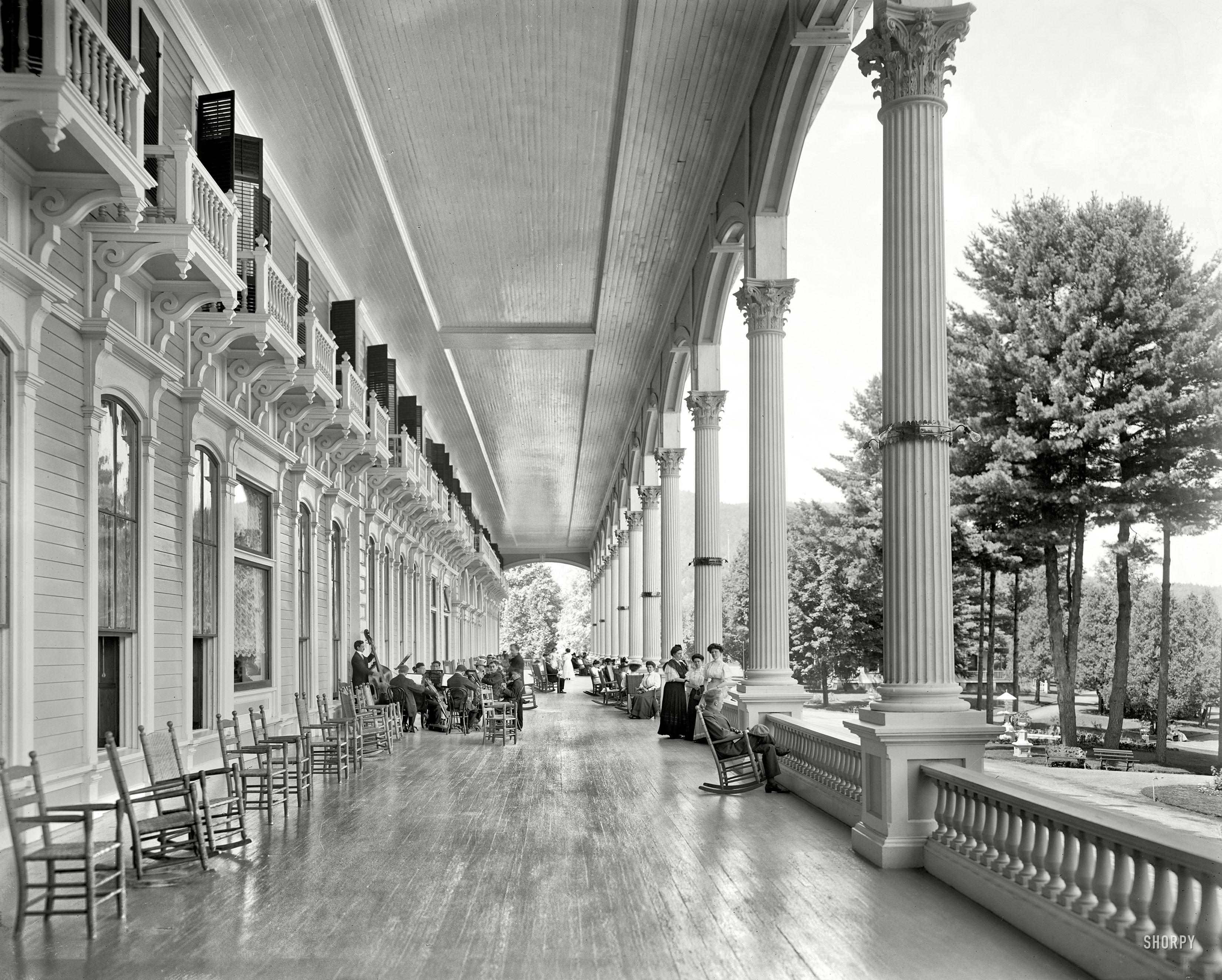 Lake George, New York, circa 1908. "Grand piazza, Fort William Henry Hotel." 8x10 inch dry plate glass negative, Detroit Publishing Company. View full size.