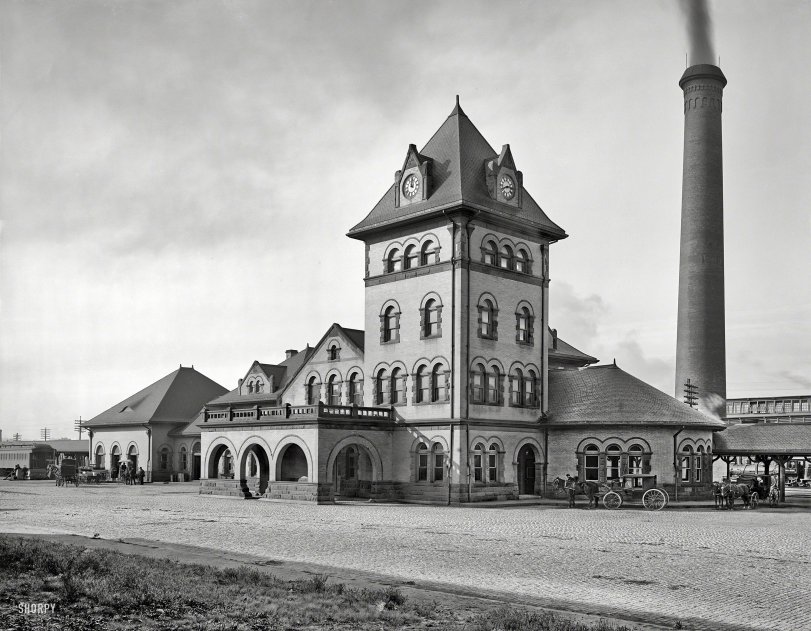 Circa 1910. "R.R. station at Manchester, New Hampshire." With a choice of time zones. 8x10 inch glass negative, Detroit Publishing Company. View full size.
