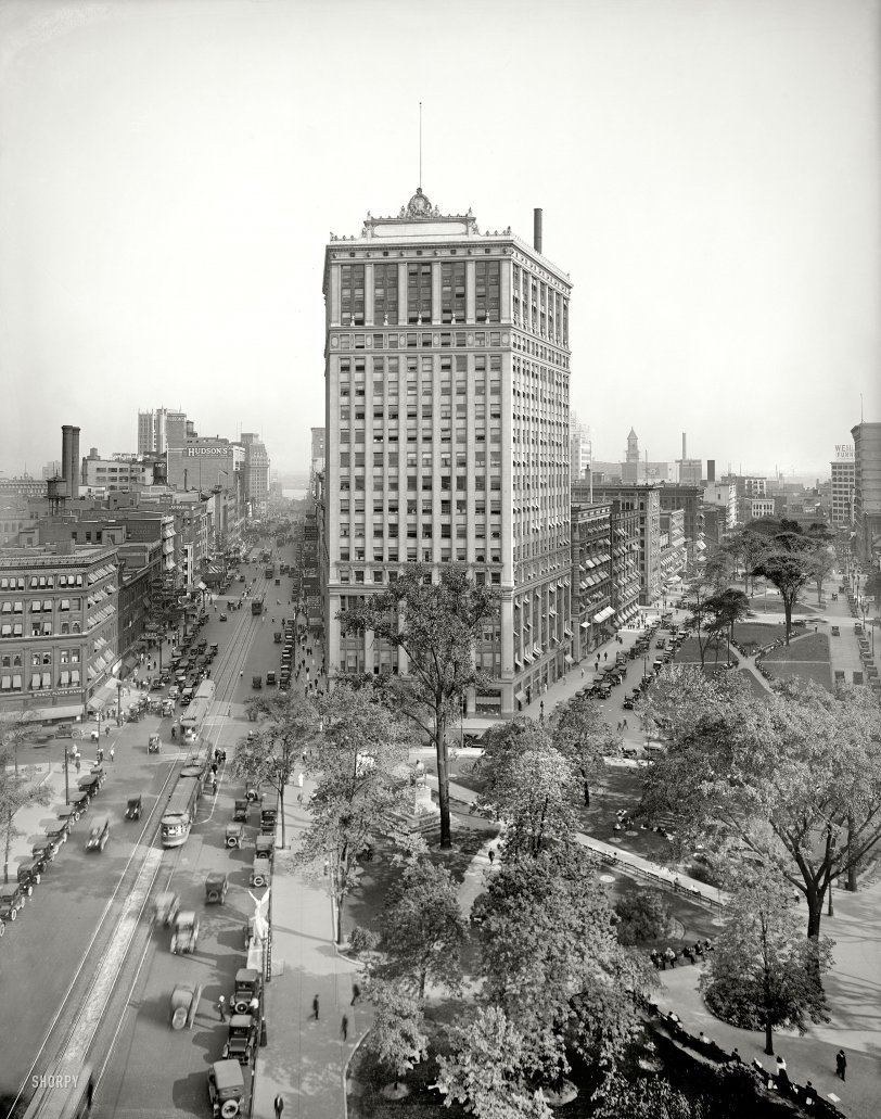 Detroit circa 1919. "View of Woodward Avenue and Washington Boulevard; Whitney Building and Grand Circus Park." Also one of the "Winged Victory" statues seen earlier here. 8x10 inch glass negative. View full size.
