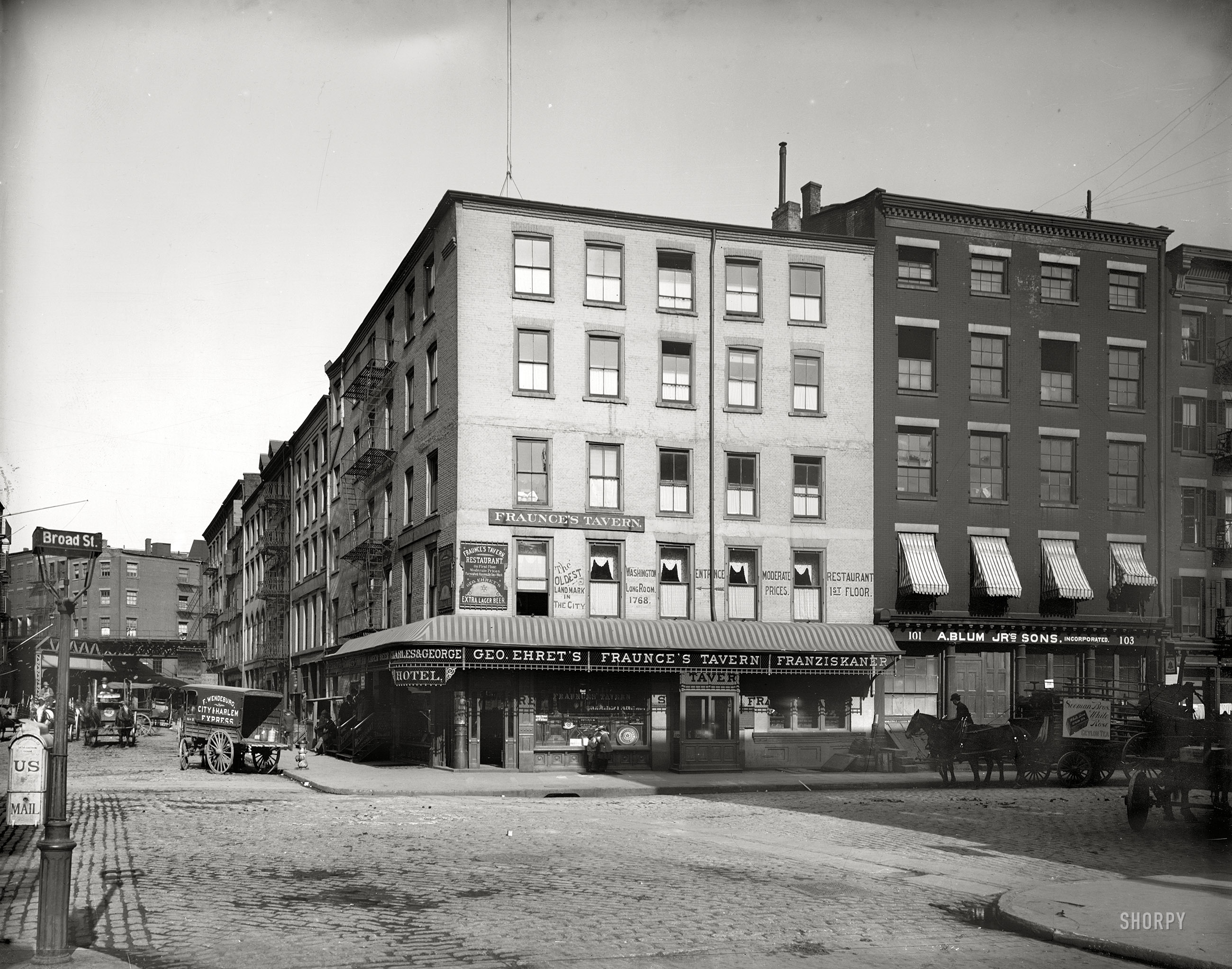 New York circa 1900. "Fraunce's Tavern, Broad and Pearl Streets." The building, which figured in the Revolutionary War, is said to be Manhattan's oldest. 8x10 inch dry plate glass negative, Detroit Publishing Company. View full size.