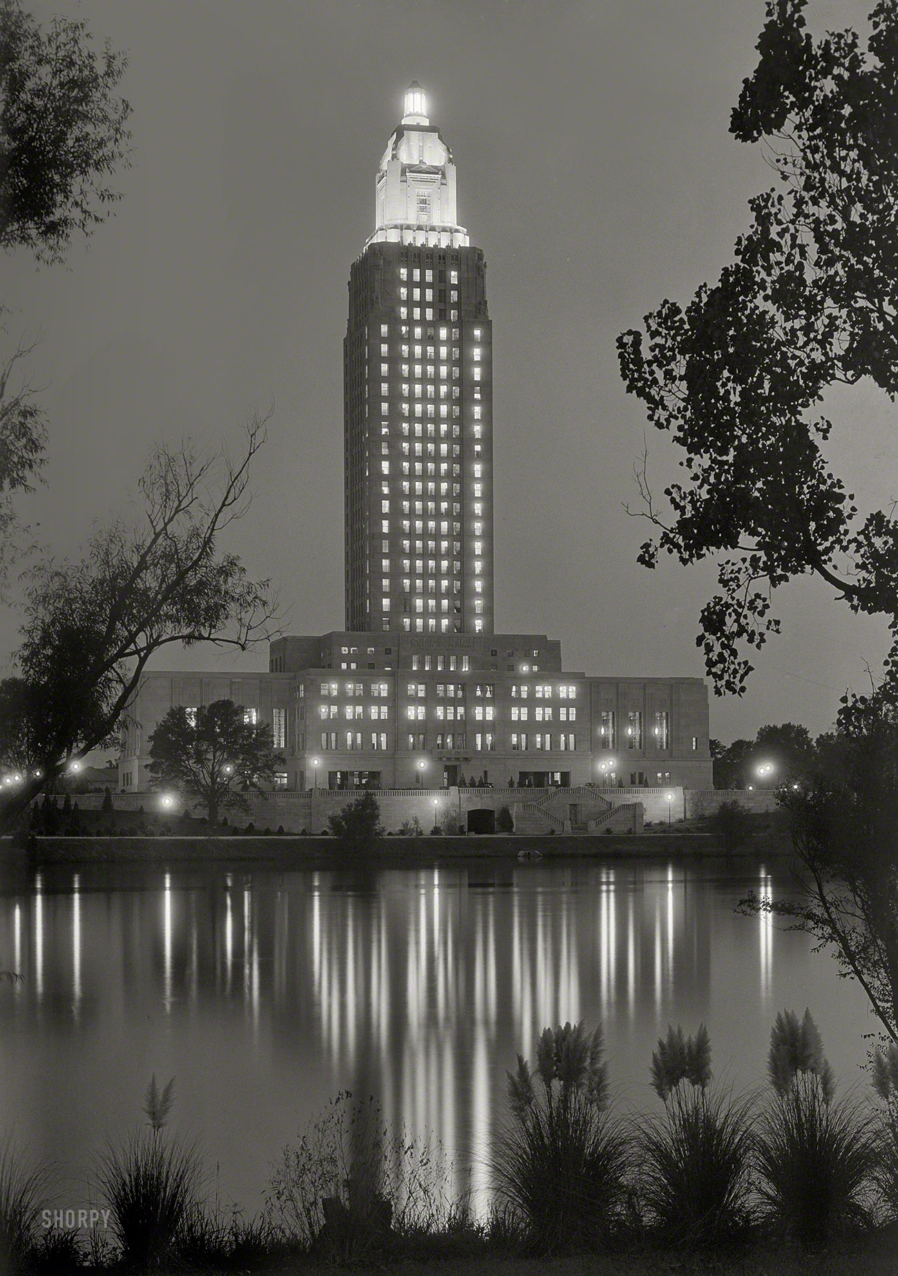 September 1932. "Louisiana State Capitol at Baton Rouge. Tower lights at night. Gov. O.K. Allen. Weiss, Dreyfous & Seiferth, client." Where Huey Long was assassinated. Large-format negative by Gottscho-Schleisner. View full size.