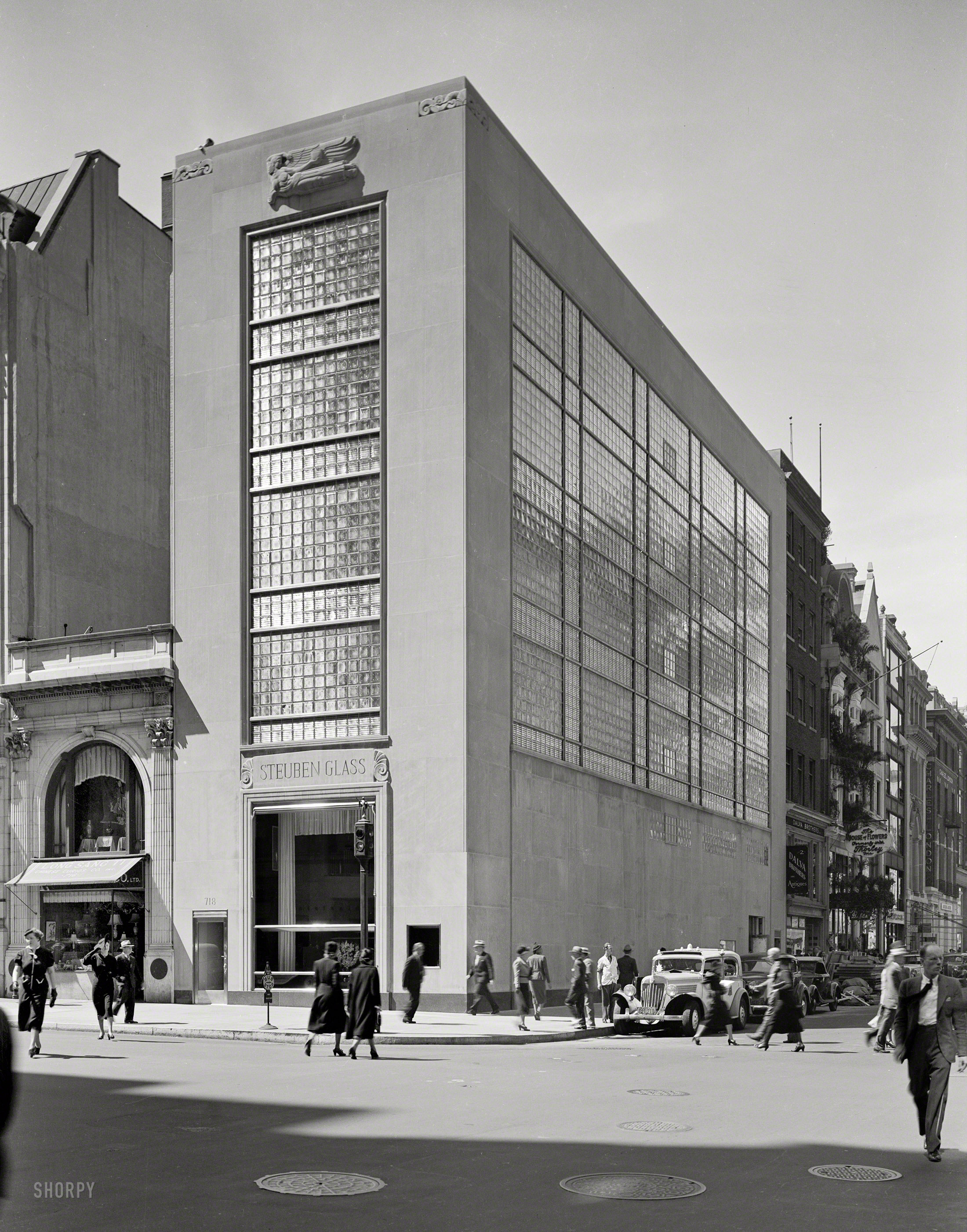 Sept. 8, 1937. "Steuben Glass, 718 Fifth Ave., New York. Exterior, general view. William & Geoffrey Platt, architects." Gottscho-Schleisner photo. View full size.
