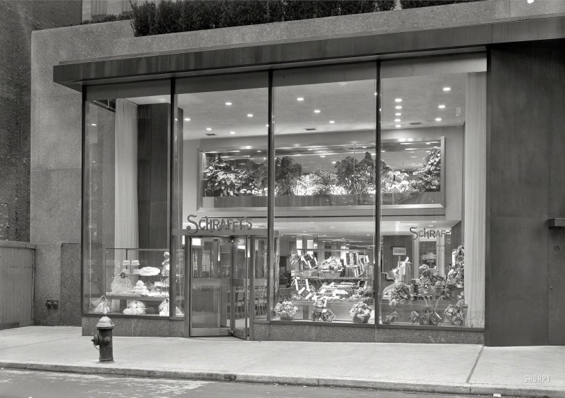 June 9, 1948. New York. "Schrafft's, Esso Building, Rockefeller Center. 51st Street exterior. Carson &amp; Lundin architects." Ubiquitous in urban areas, slightly upscale, tastefully decorated -- Schrafft's was something like the mid-century restaurant version of Starbucks. Gottscho-Schleisner photo. View full size.
