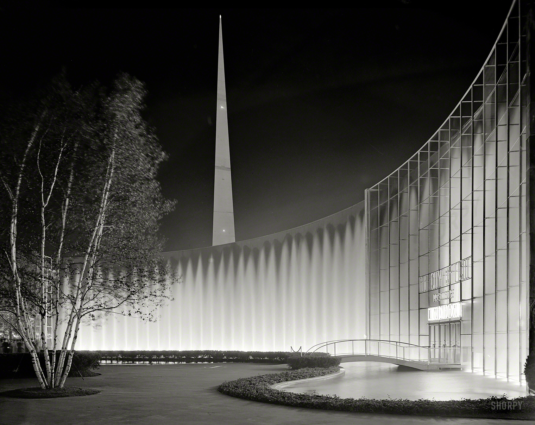 June 24, 1939. "World's Fair night views. Consolidated Edison fountains." The City of Light with the Trylon rising behind. Gottscho-Schleisner photo. View full size.