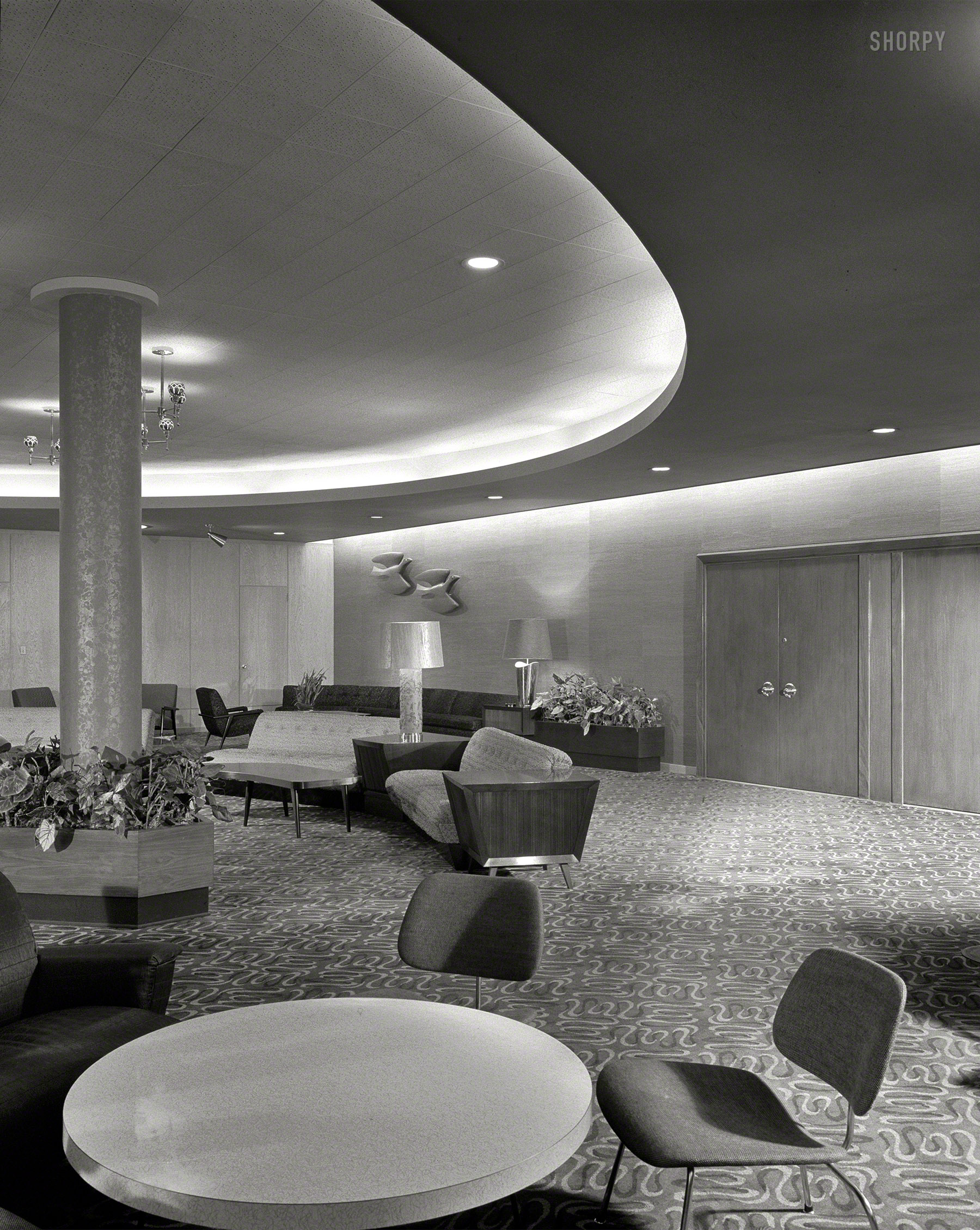 September 23, 1953. "Stevensville Hotel, Liberty, New York. View to dining room. Herbert Phillips, client." Gottscho-Schleisner photo. View full size.