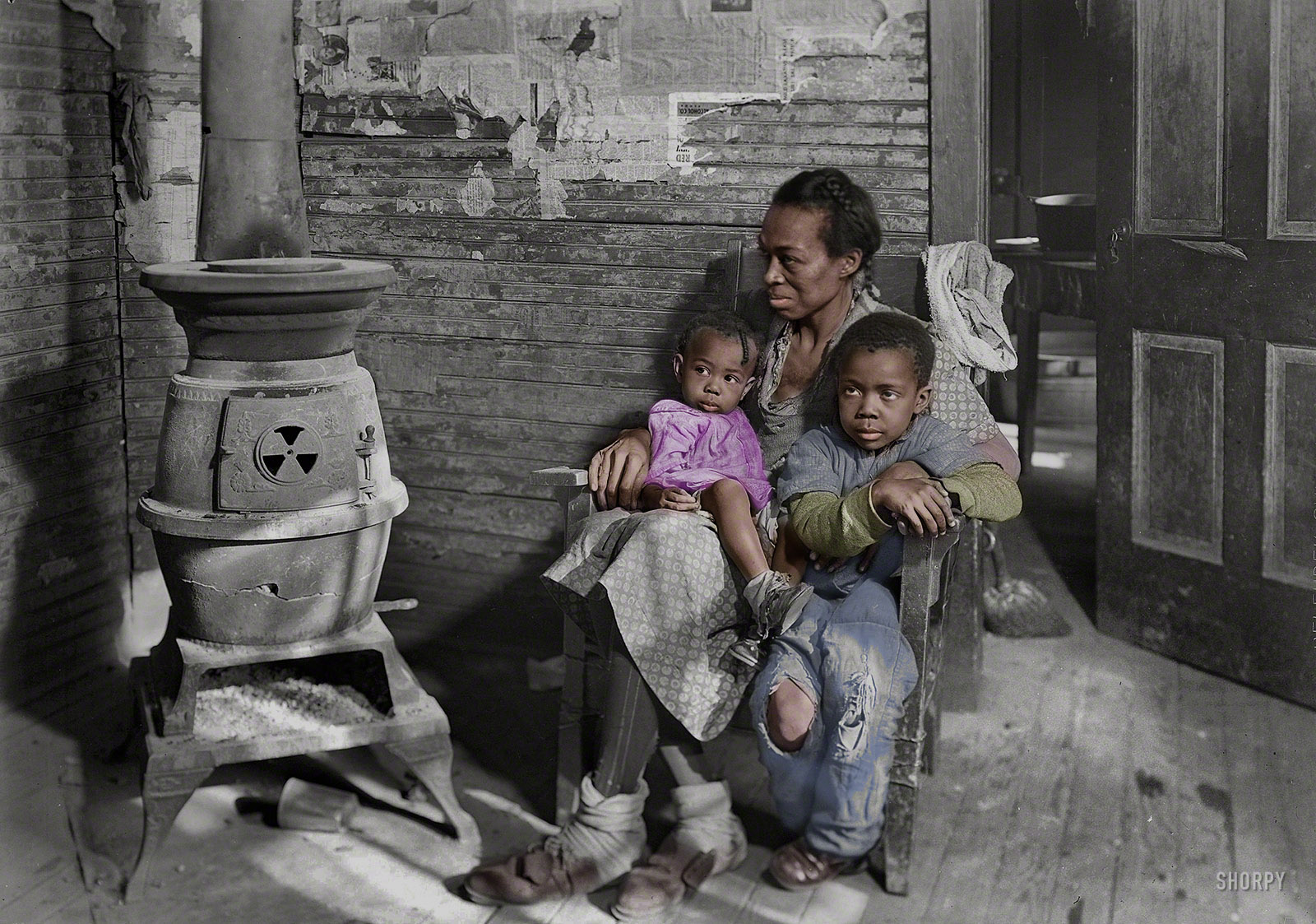 Colorized from this Shorpy original. This is my first attempt at colorizing these amazing black and white photos; I'm hooked. What do you think? View full size.