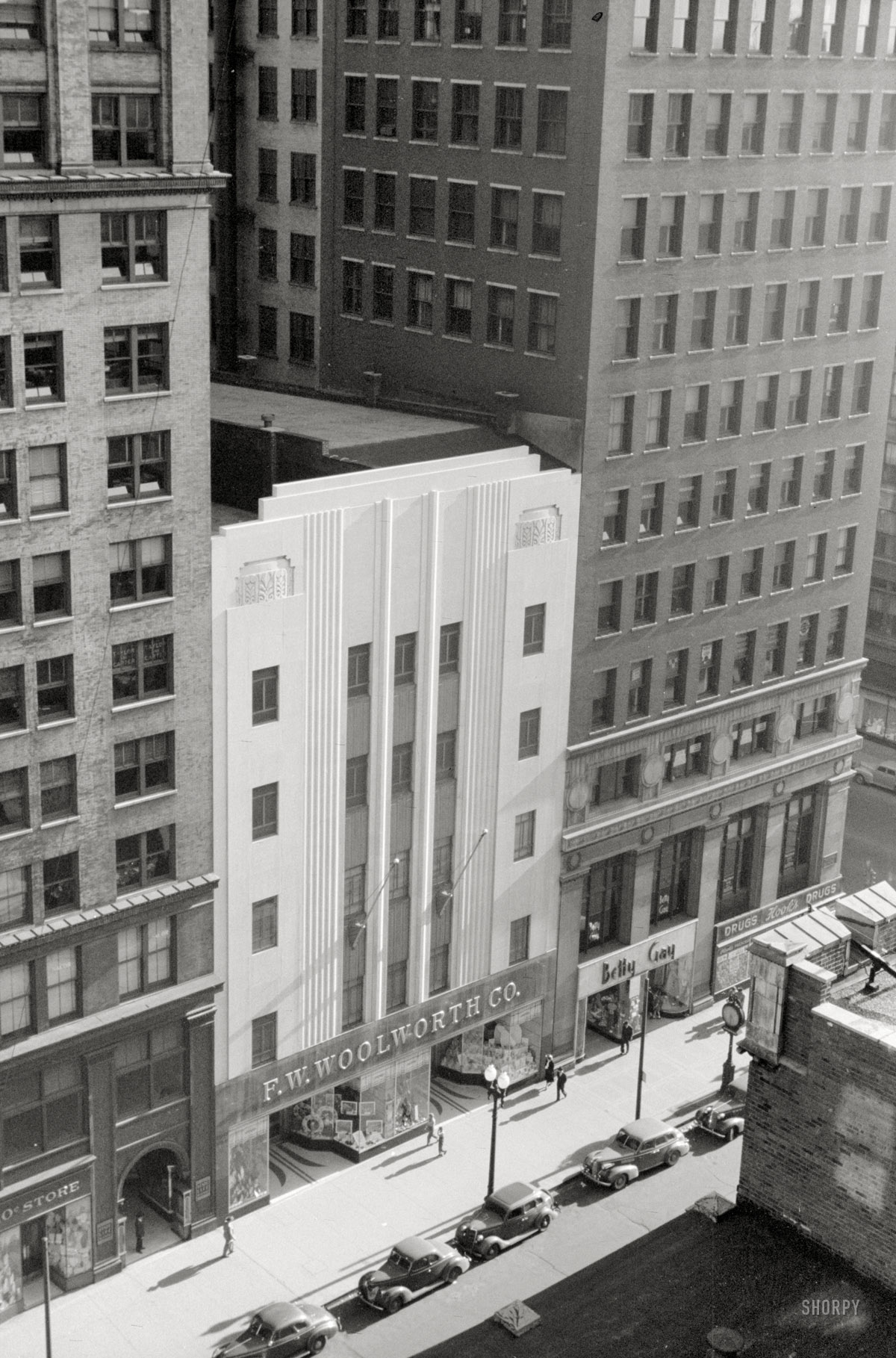 May 1940. "Woolworth Company, Indianapolis, Indiana." 35mm nitrate negative by John Vachon for the Farm Security Administration. View full size.