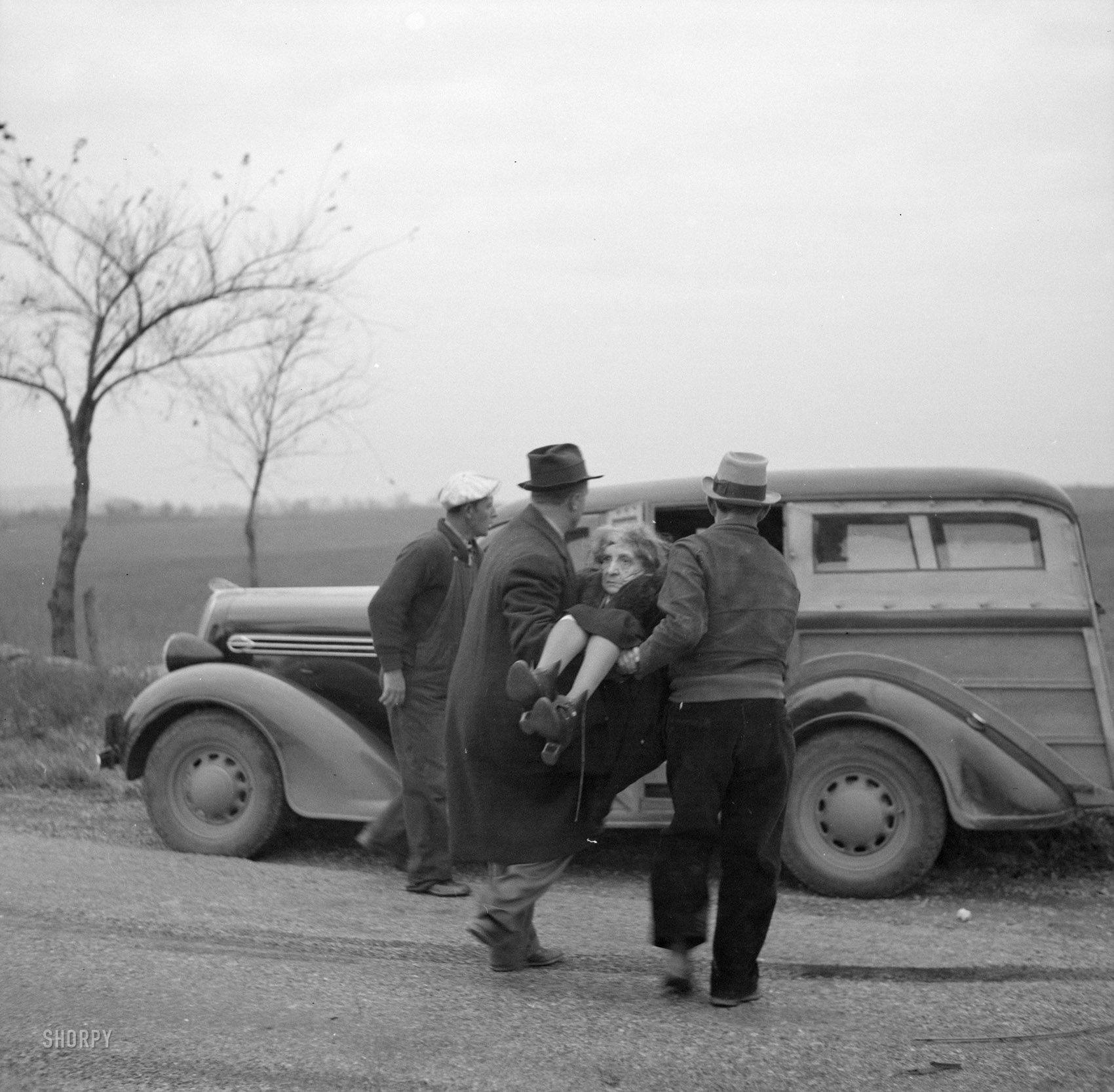 November 1936. "Automobile accident on U.S. 40 between Hagerstown and Cumberland, Maryland." Crash Reconstruction, Part 3, and the last shot in this mini-series snapped by Arthur Rothstein. View full size.
