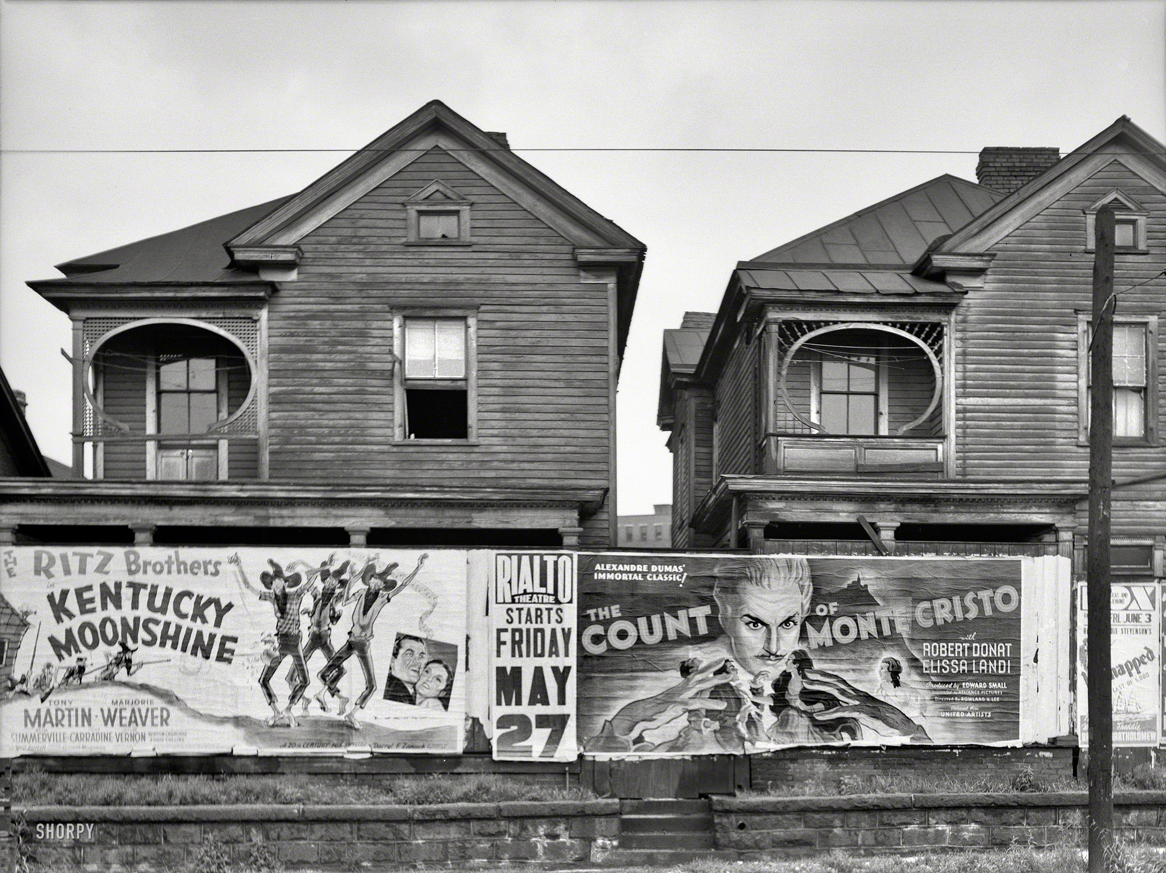 May 1938. "Houses in Atlanta, Georgia." Last seen here, two years earlier in a picture snapped by Walker Evans. An interesting study in contrasts, or lack thereof. Medium-format nitrate negative by John Vachon. View full size.