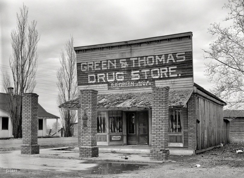 January 1939. "Vacant drugstore. Mound Bayou, Mississippi." Ballad of the sad pharmacy. Photo by Russell Lee, Farm Security Administration. View full size.
