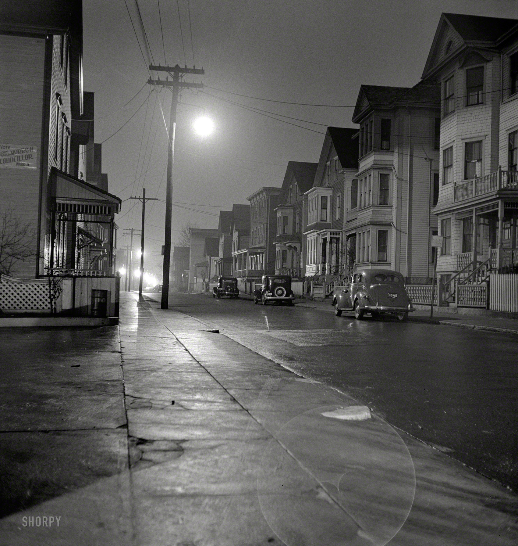 Fall 1940. "New Bedford, Massachusetts. Foggy night." Another noirish image from the prolific Jack Delano. Medium format nitrate negative. View full size.