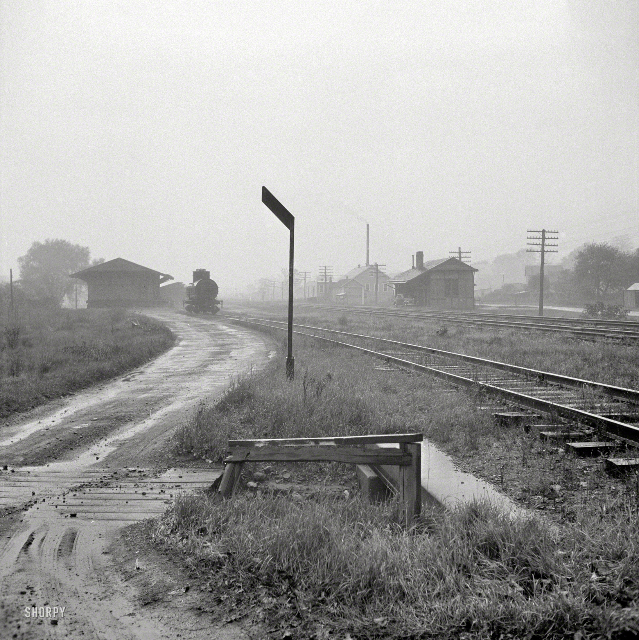 October 1941. "Freight and passenger station. Fort Hunter, New York." Continuing our jaunt Upstate, courtesy of John Collier. View full size.