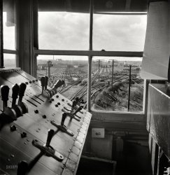 November 1942. "Chicago, Illinois. South classification yard seen from retarder operators' tower at an Illinois Central Railroad yard." Medium format nitrate negative by Jack Delano for the Office of War Information. View full size.