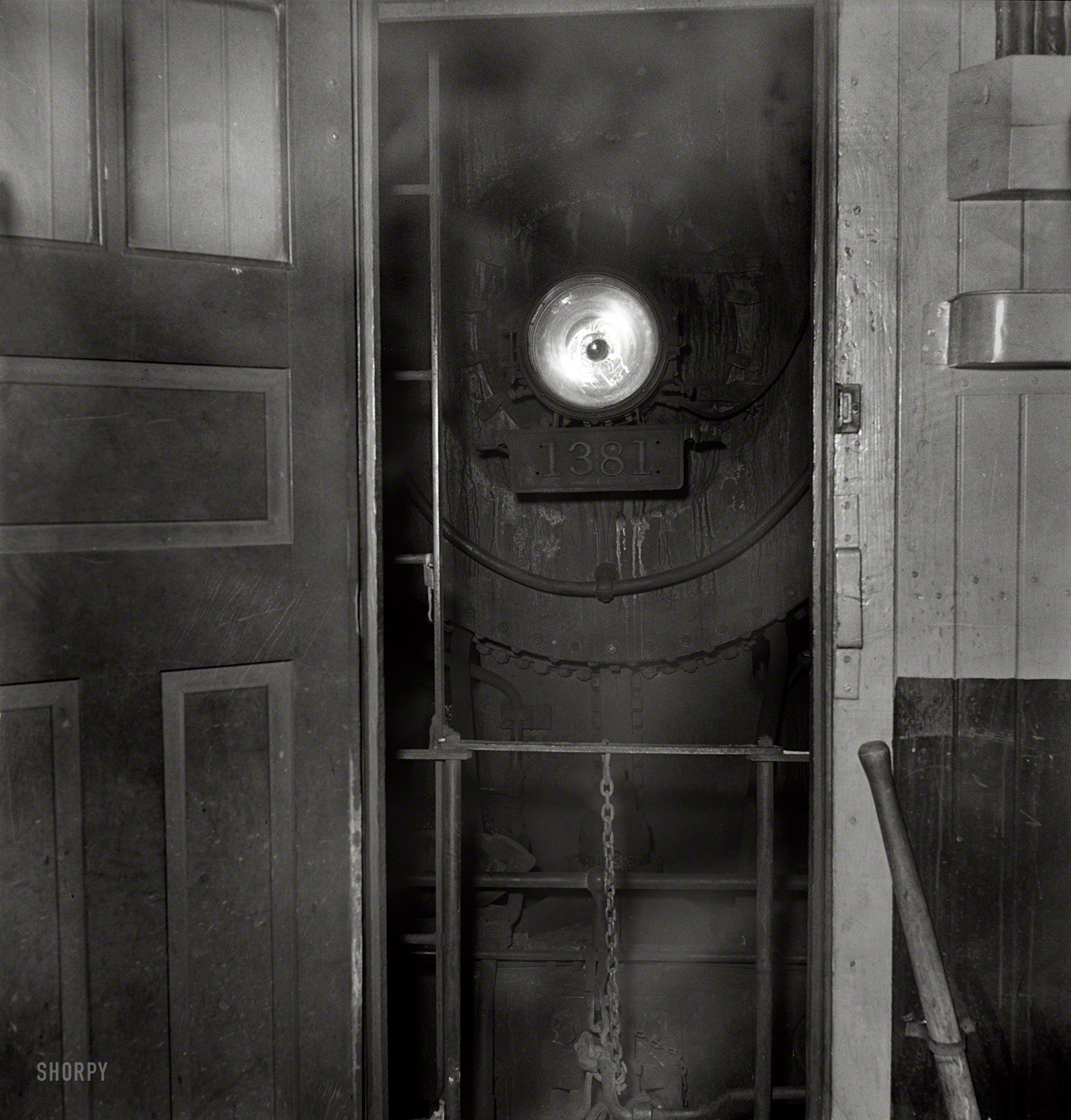January 1943. "Freight operations on the Indiana Harbor Belt railroad between Chicago, Illinois and Hammond, Indiana. Locomotive coupled to caboose." Photo by Jack Delano for the Office of War Information. View full size.