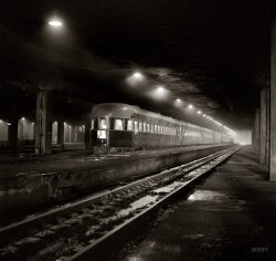 January 1943. "Chicago, Ill. A Baltimore & Ohio Railroad train about to depart from Union Station via the Alton Road to Saint Louis." The streamliner Abraham Lincoln. Photo by Jack Delano, Office of War Information. View full size.