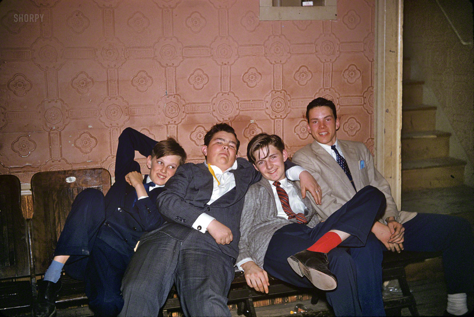 As a follow-up to yesterday's Pastel Princesses we present a retinue of possible Princes, or maybe court jesters, at what looks like the same event. Live it up while you can, boys. 35mm Kodachrome from the "Linda" slides. View full size.