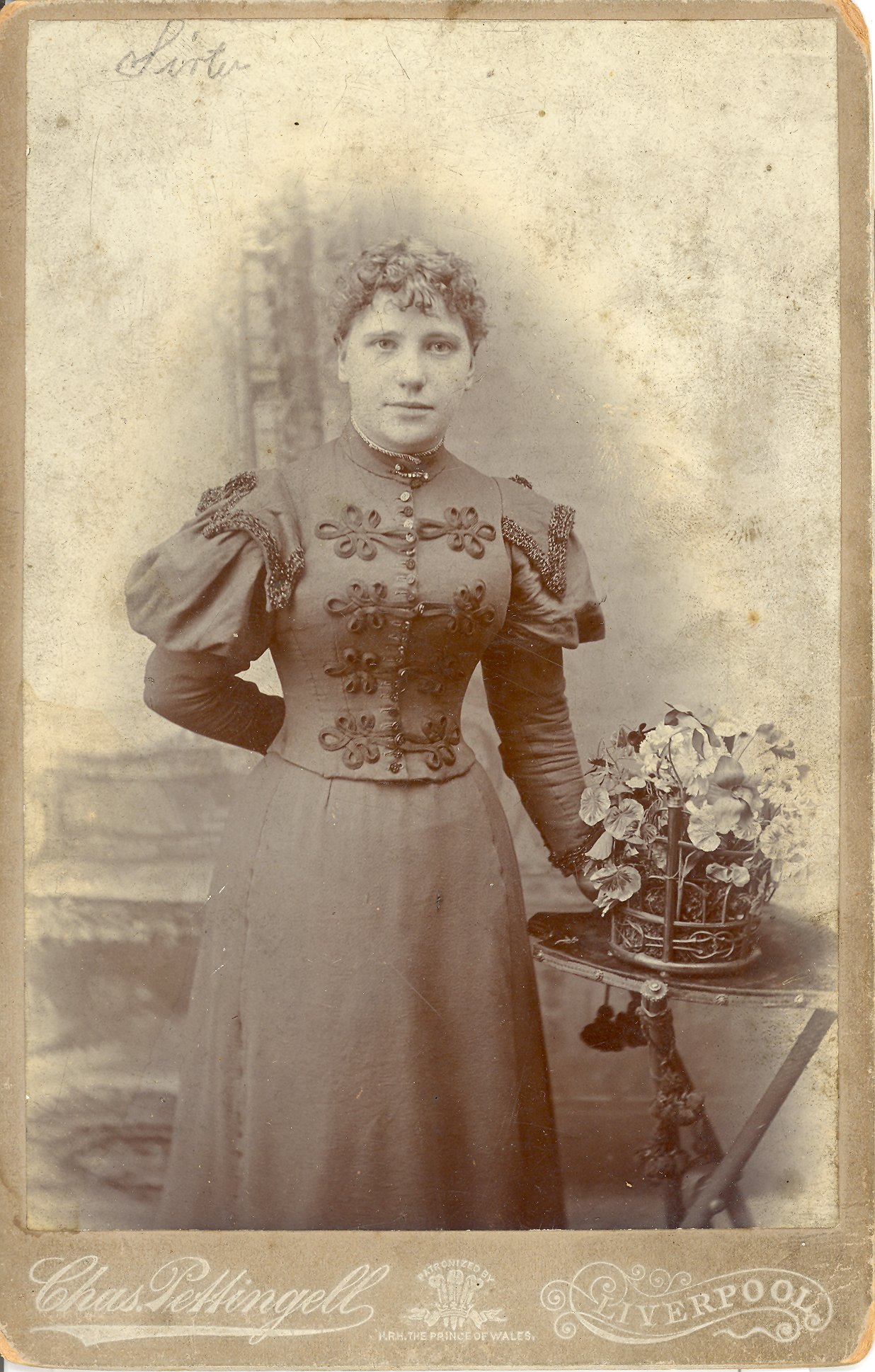 One of the sisters of Charles Gallienne by photographer Chas. Pettingell of 180 London Road, Liverpool.
The front and back of the photo has a logo with the inscription 'Patronized by H.R. H. The Prince of Wales.