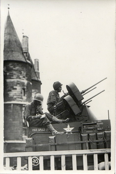 A rare photo of a Maxson M45 in Paris. The quadmount guns were designed to shoot down low-flying aircraft coming into strafe. The photo's taken under the Conciergerie's towers, August or September 1944. Anybody got some other photos of US Army in Paris during the fall of 44?
