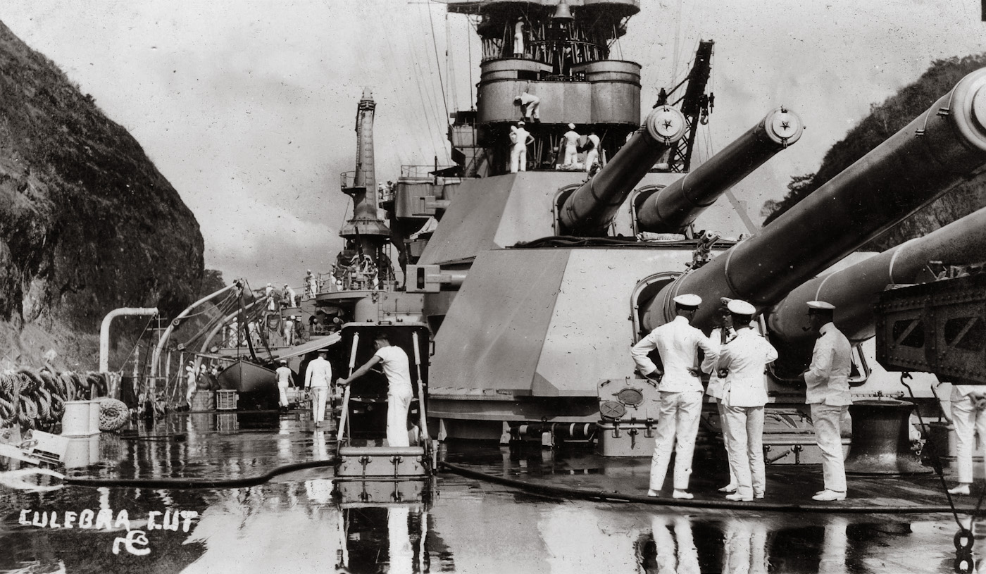 A view from the USS Colorado as it transits the Panama Canal, 1929 View full size.