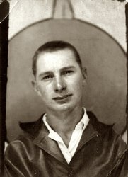 Great Uncle Walt, 1930's, Detroit. The brother my grandma remembered she had.
Cool shot...He looks a lot like Billy Bragg!
(ShorpyBlog, Member Gallery)