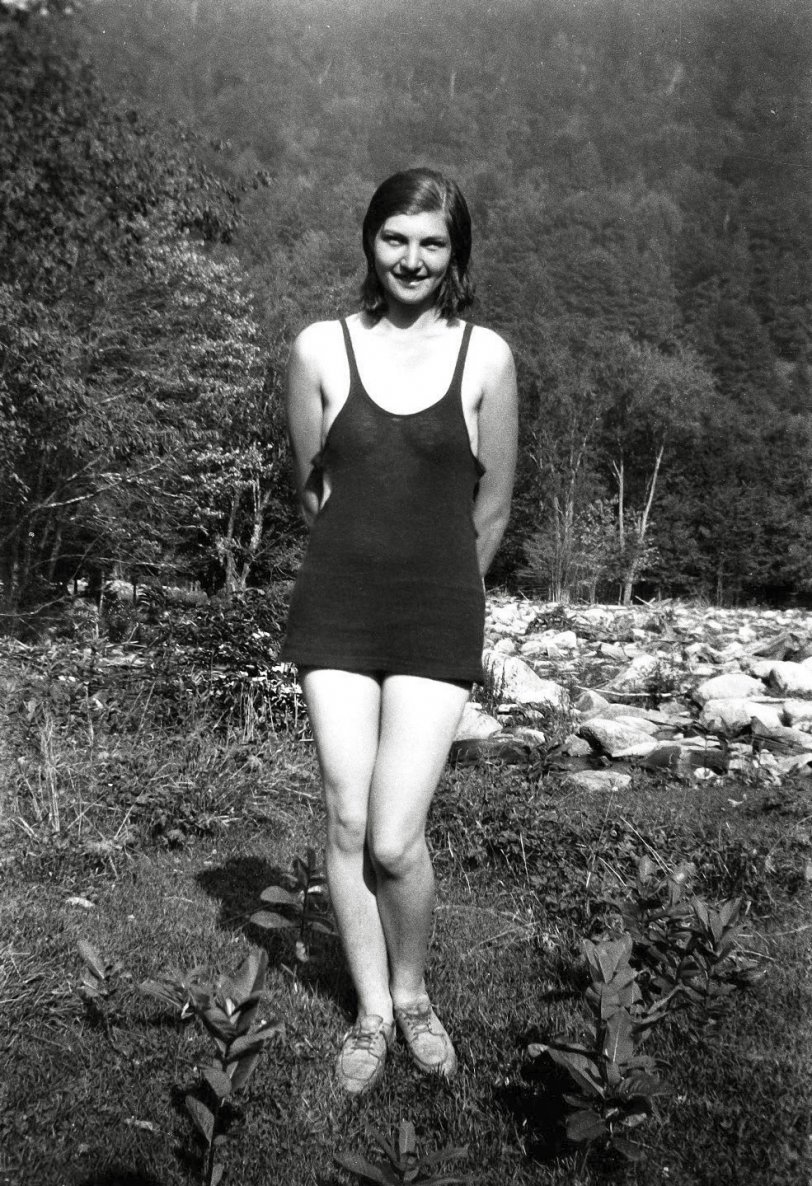 This is how an early Sports Illustrated swimsuit model would look if they had the swimsuit issue back in the 30's (or so) From my negatives collection. View full size.
