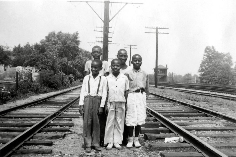 Somewhere between Hyattsville proper, and Riverdale Park just off U.S. # One. A happy looking bunch. Taken by my Uncle, Nolan Miller of Beltsville, Maryland. View full size.
